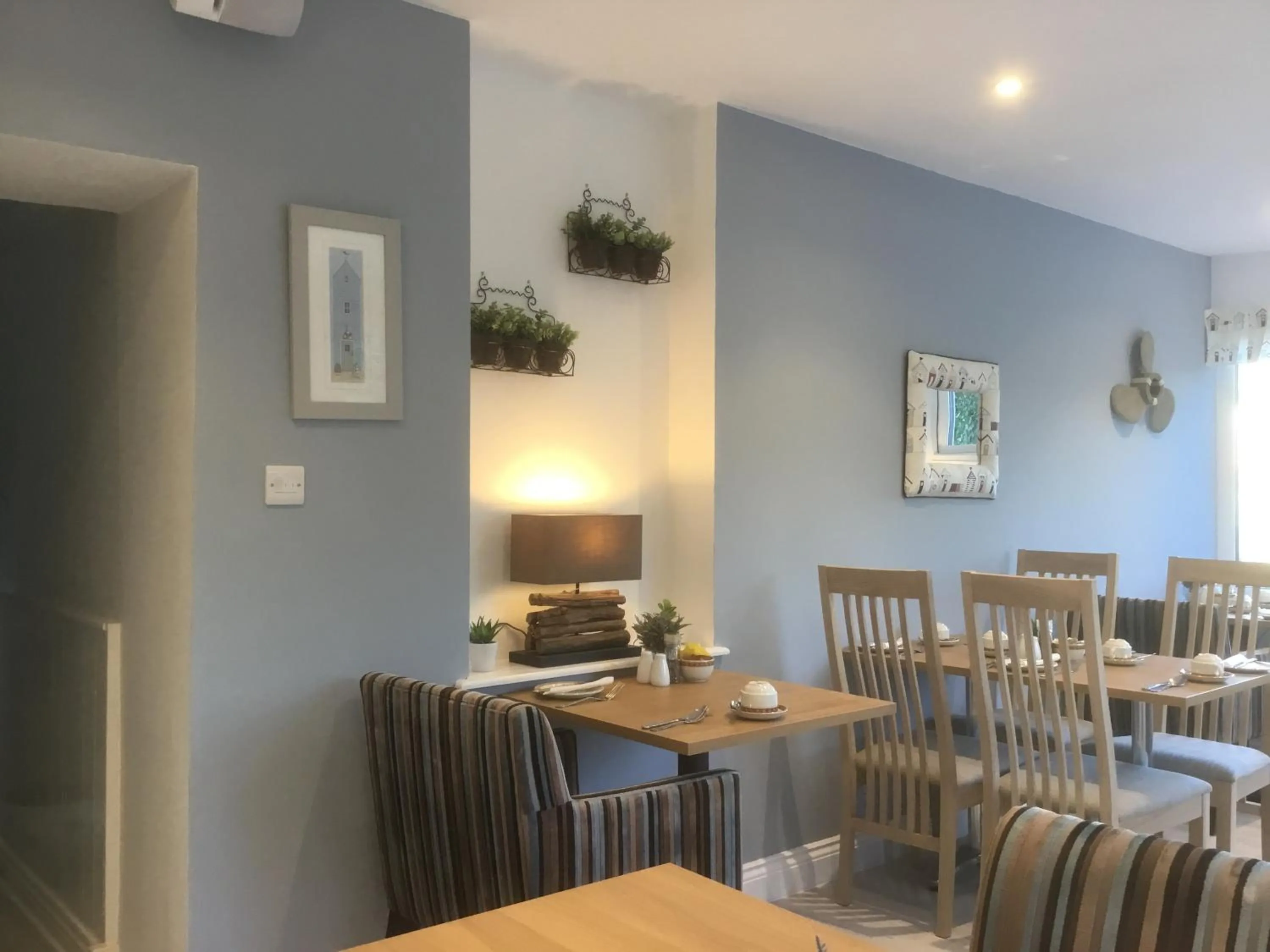 Restaurant/places to eat in Cairn House