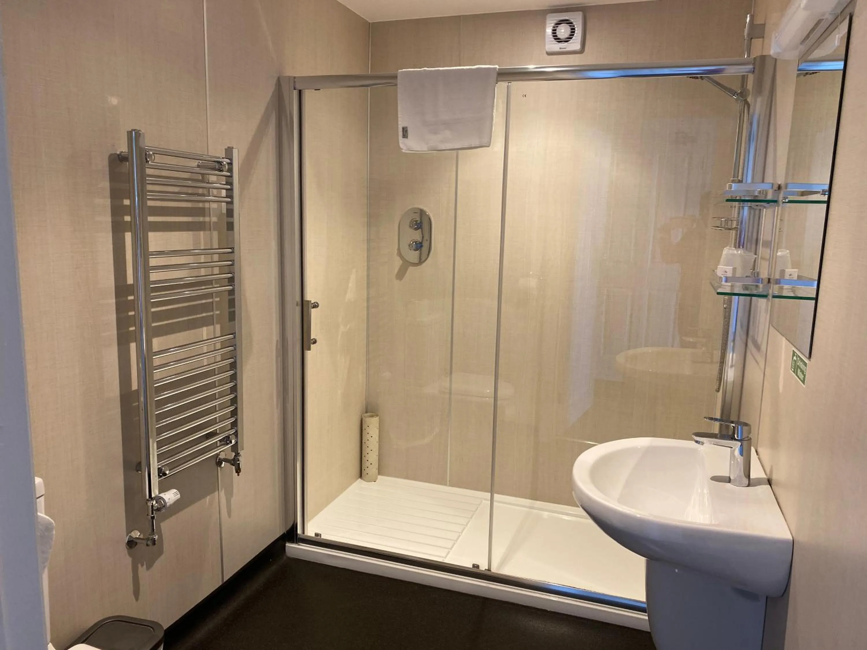 Bedroom in Cairn House