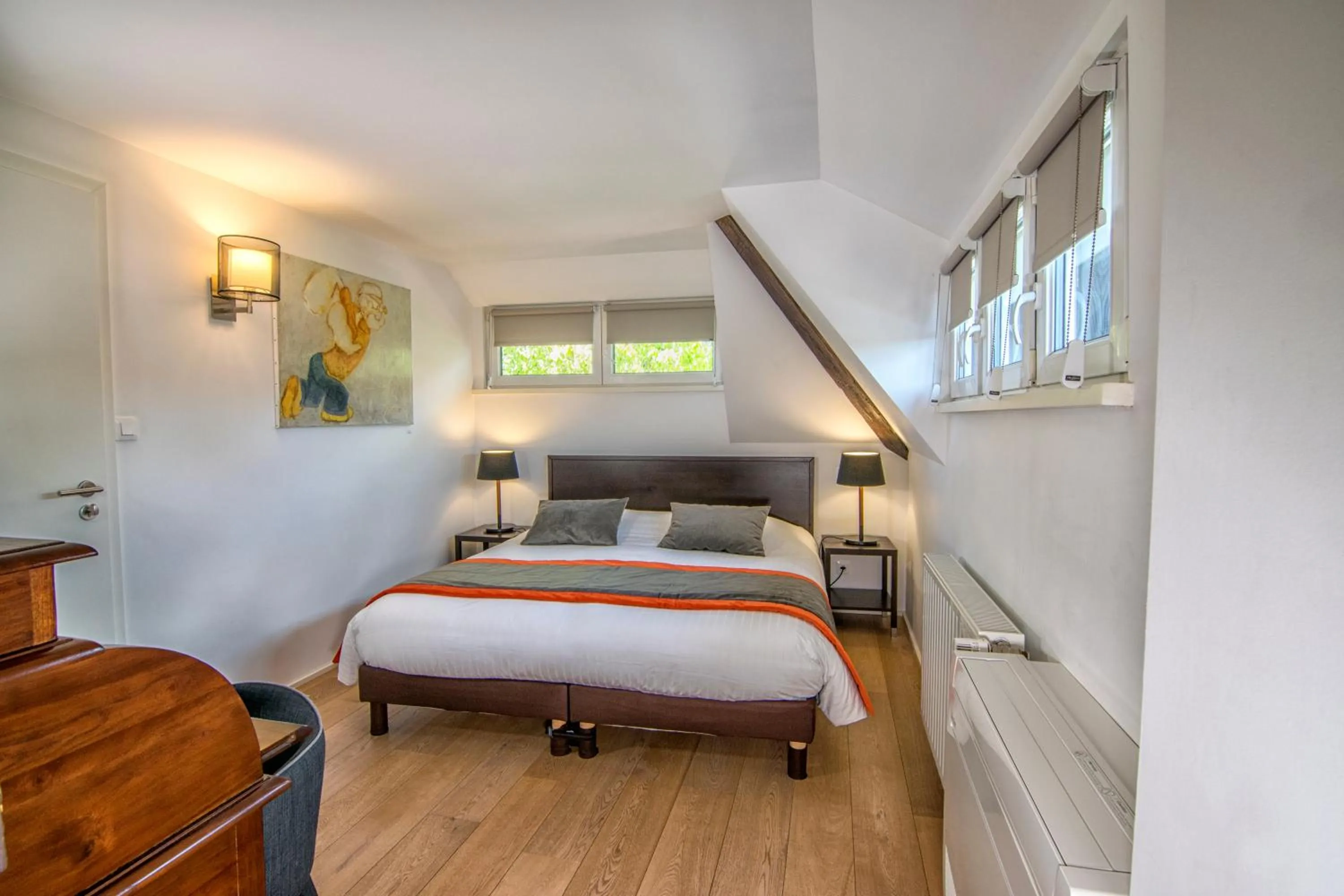 Photo of the whole room, Bed in La Villa Du Coteau