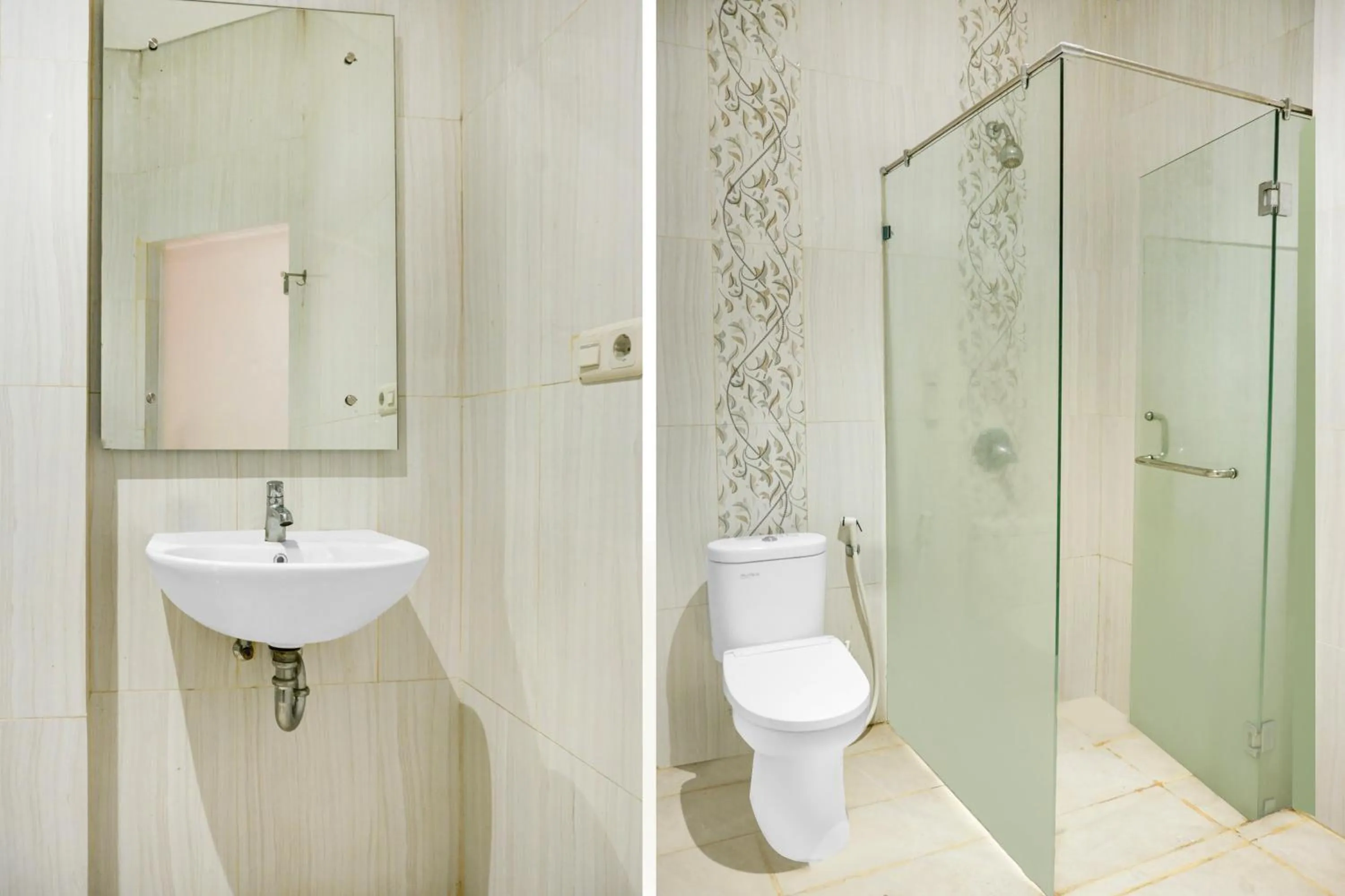 Bathroom in Townhouse Oak Palembang near Palembang Golf Club formerly KR Hotel