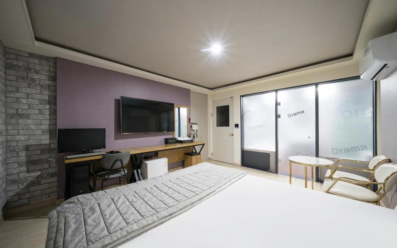 Bed in Daegu Suseong DRAMA