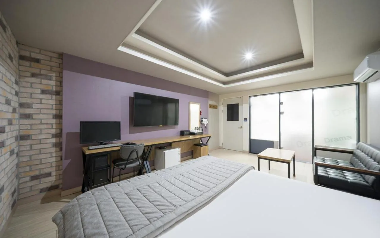 Bed in Daegu Suseong DRAMA