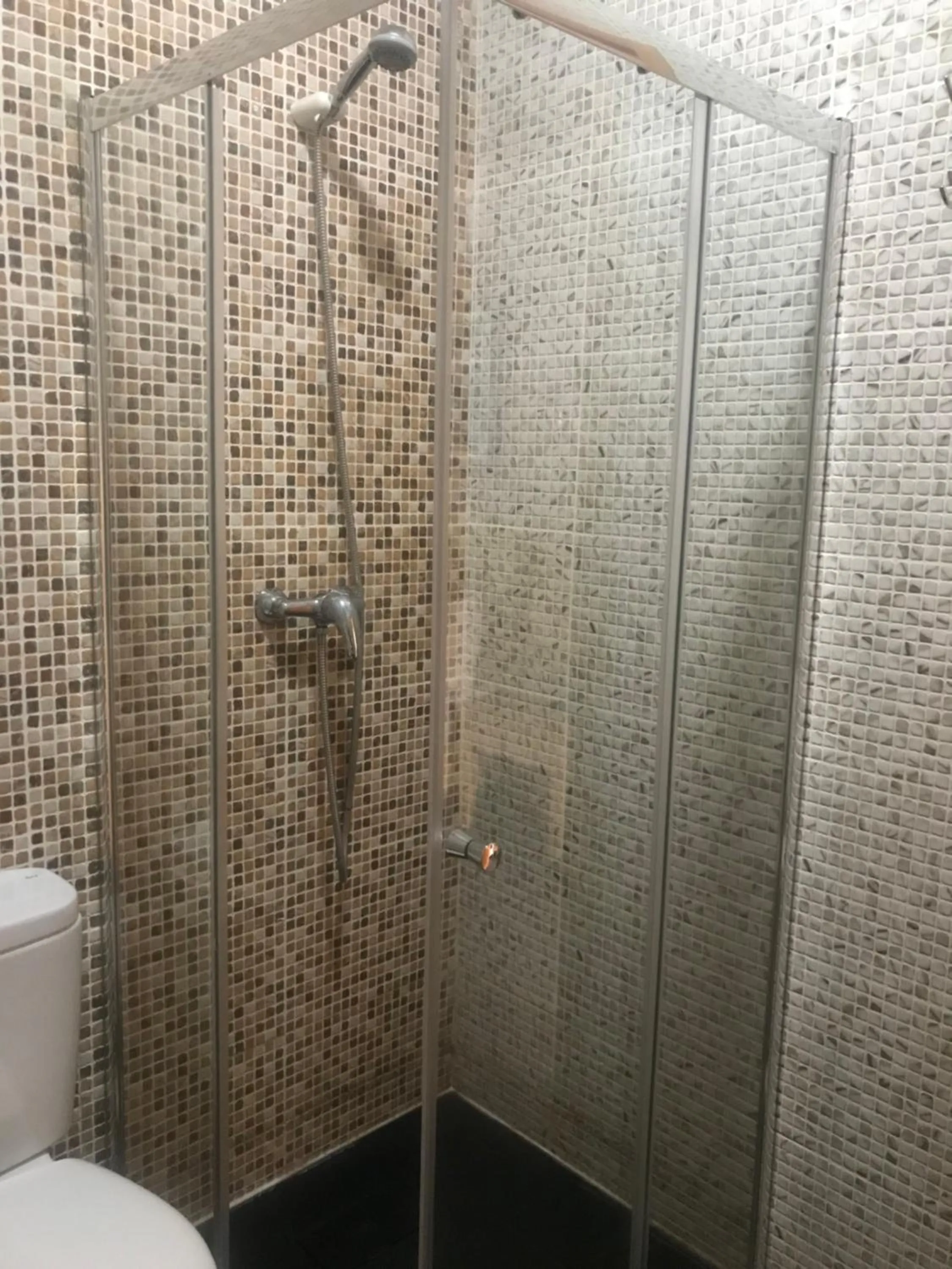 Bathroom in Vivi Hotel