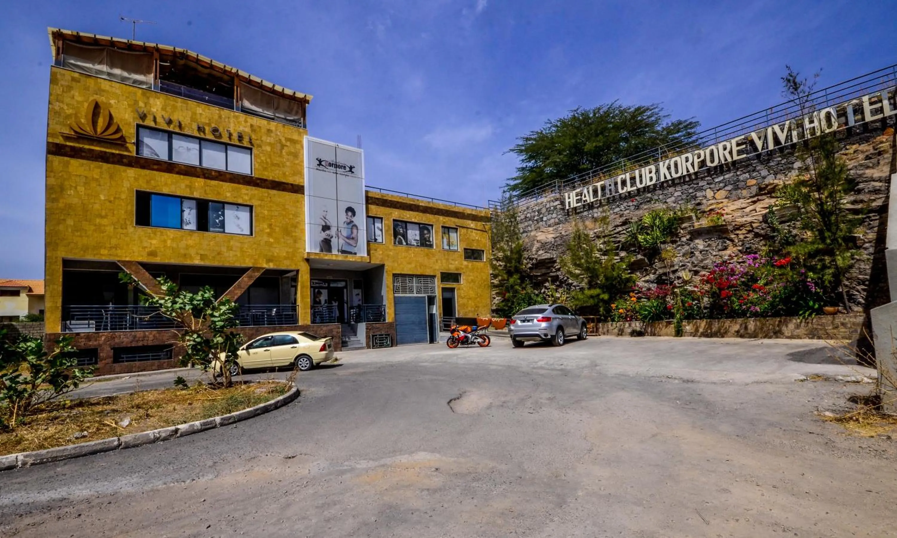 Facade/entrance in Vivi Hotel