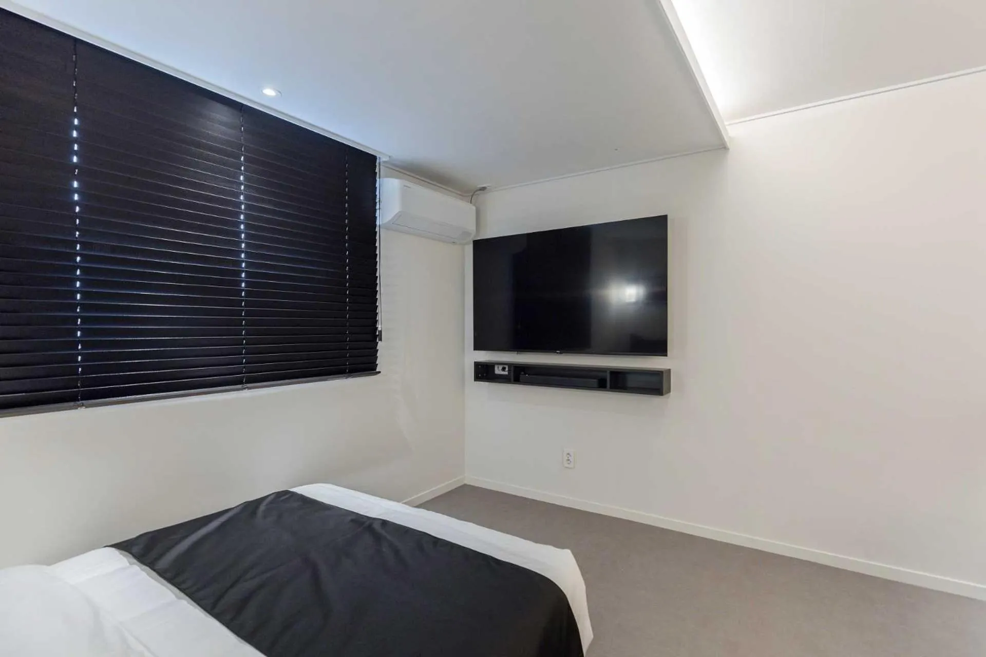 Photo of the whole room, Bed in Anook Hotel and Spa Daejeon Yuseong