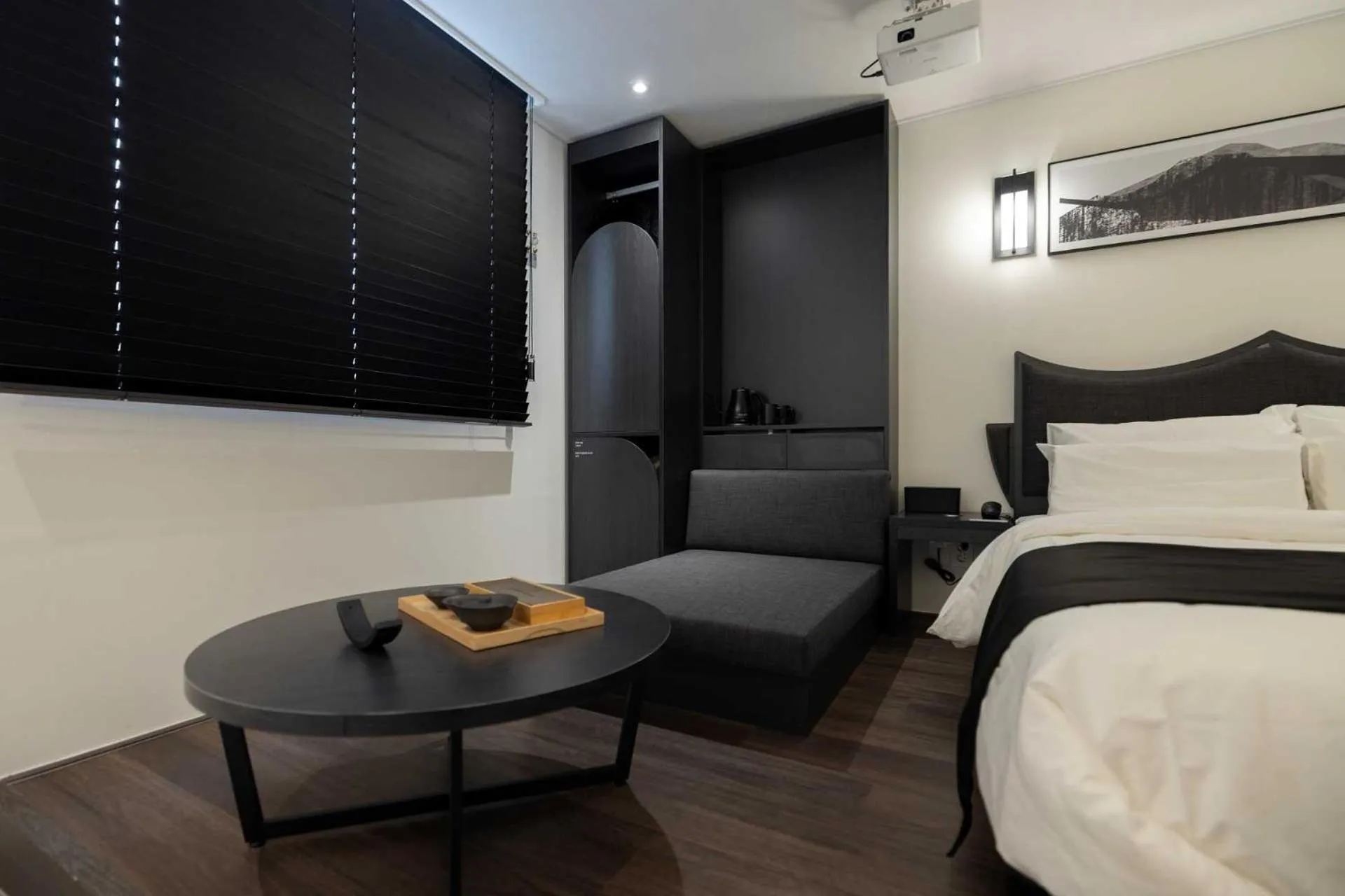 Seating area, Bed in Anook Hotel and Spa Daejeon Yuseong