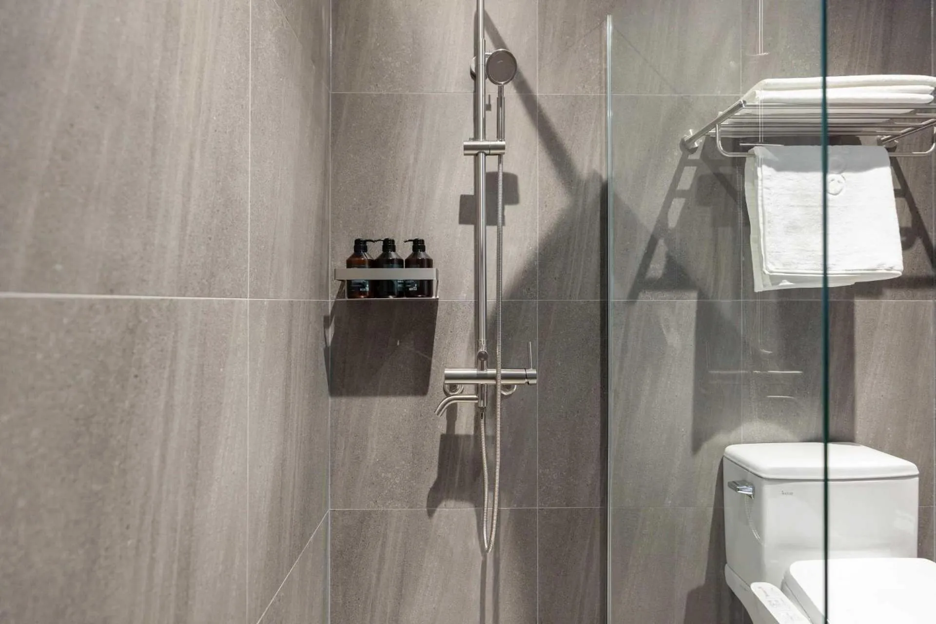 Shower in Anook Hotel and Spa Daejeon Yuseong