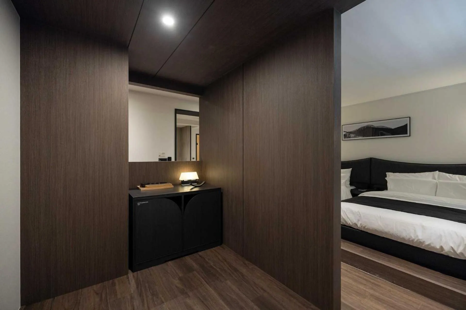wardrobe, Bed in Anook Hotel and Spa Daejeon Yuseong