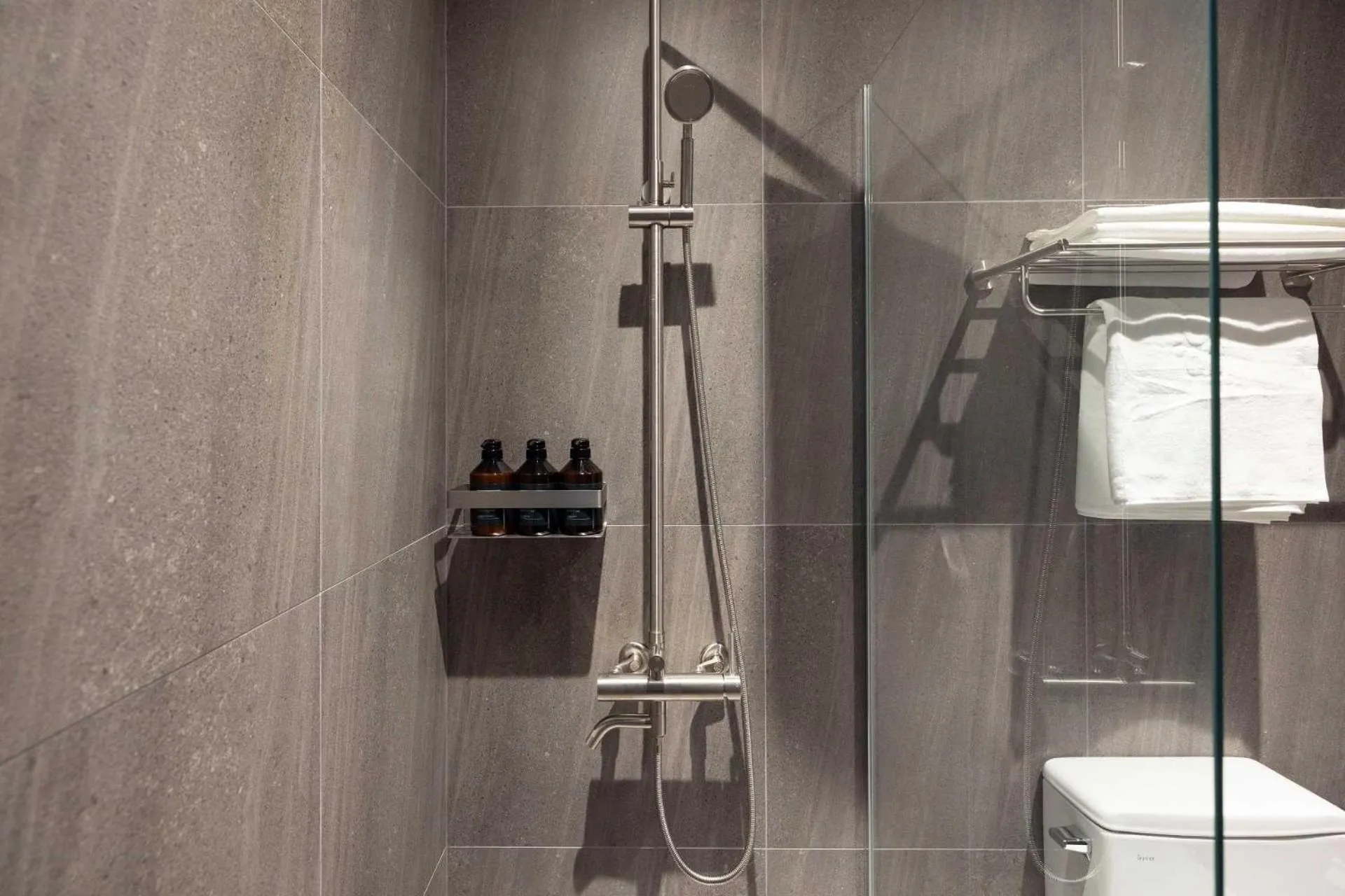 Shower in Anook Hotel and Spa Daejeon Yuseong