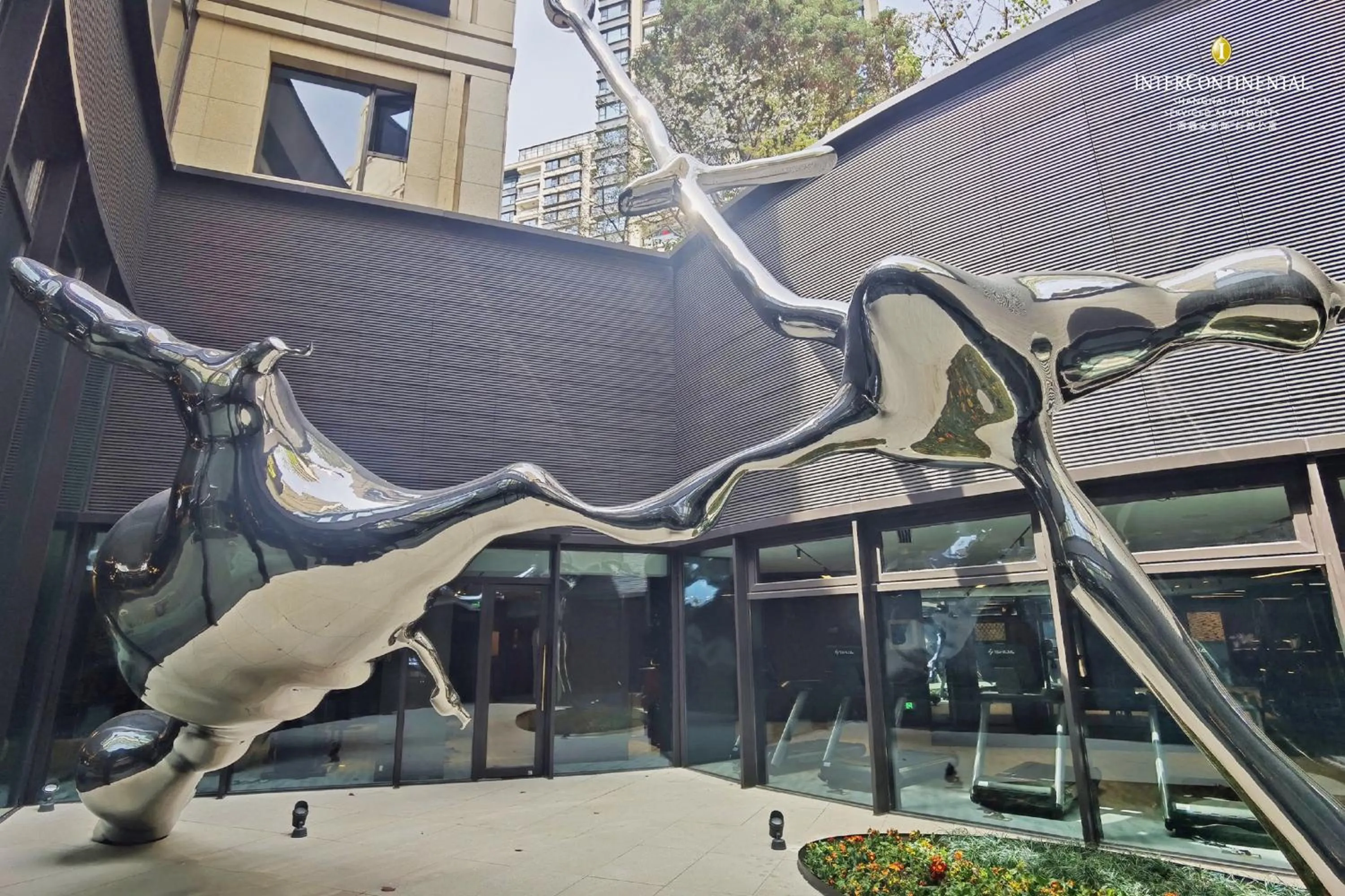 Lobby or reception in InterContinental Hotels Shanghai Jing'An Ser Apt.by IHG