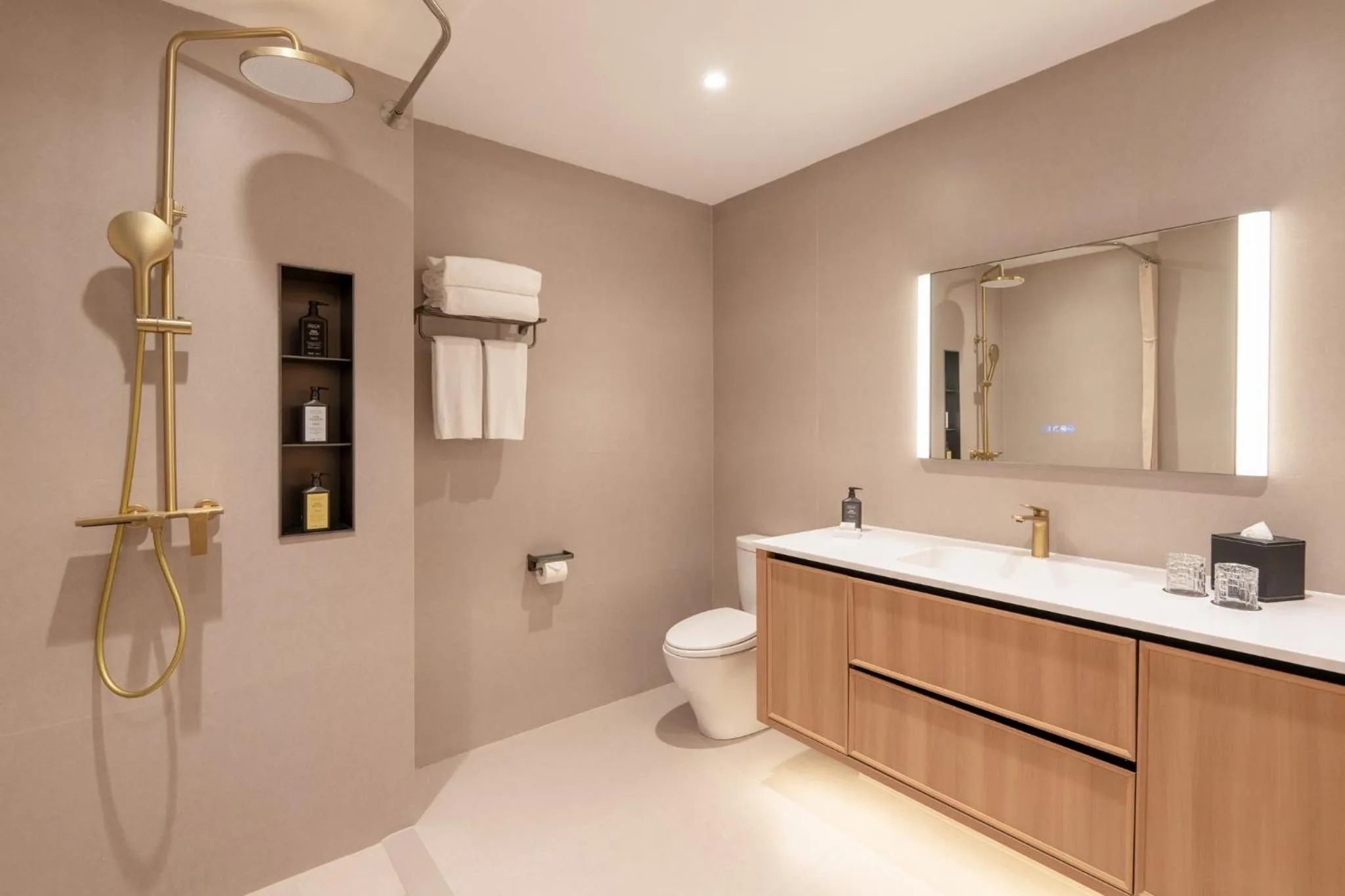 Photo of the whole room in InterContinental Hotels Shanghai Jing'An Ser Apt.by IHG