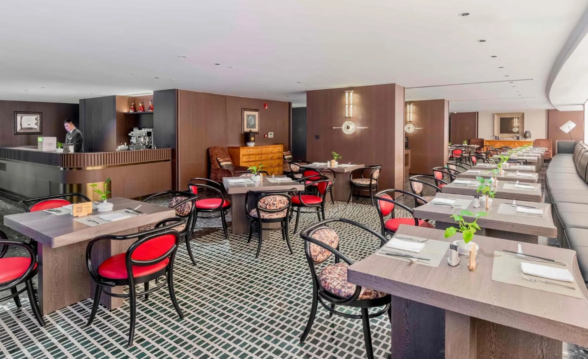 Restaurant/places to eat in InterContinental Hotels Shanghai Jing'An Ser Apt.by IHG