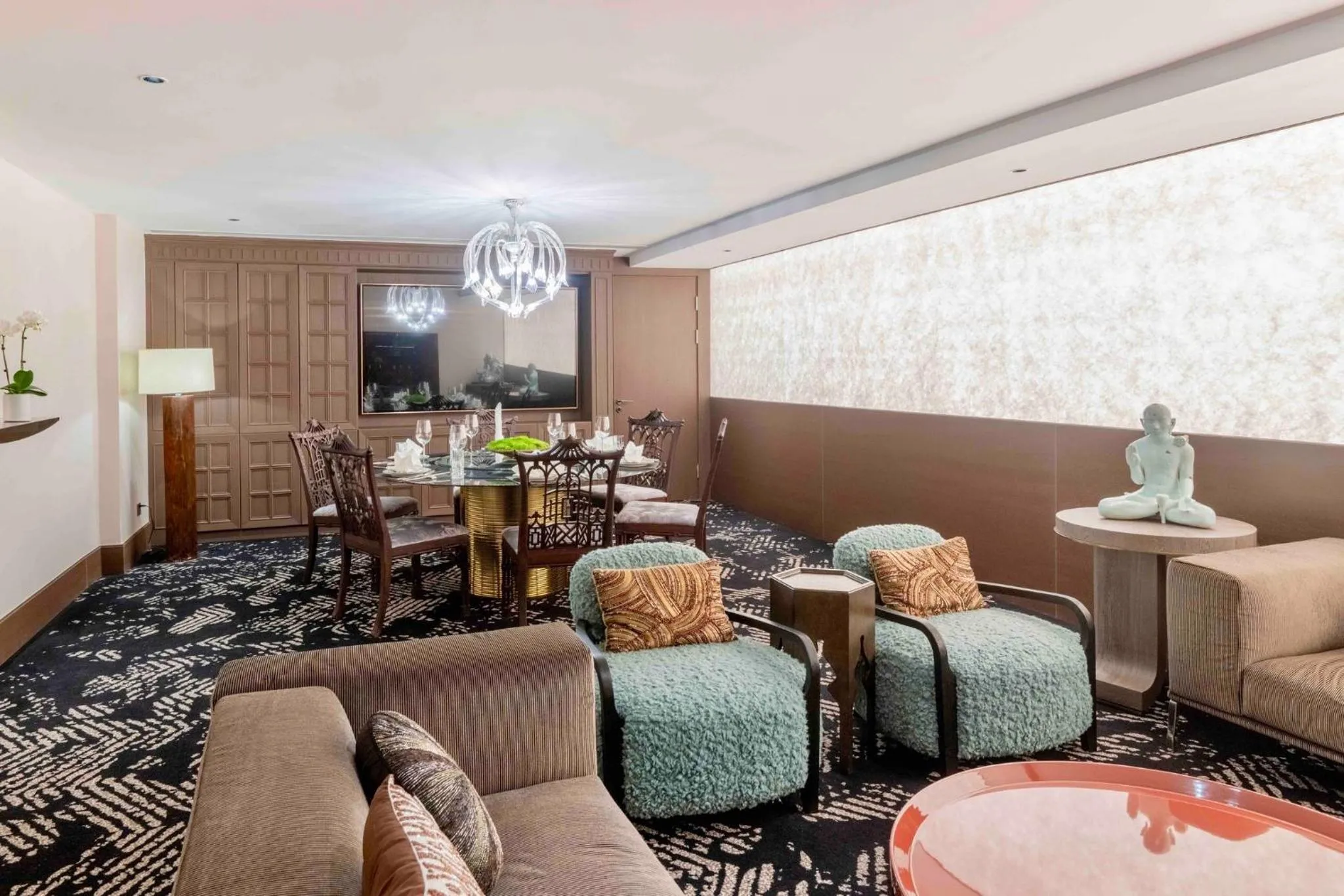 Restaurant/places to eat in InterContinental Hotels Shanghai Jing'An Ser Apt.by IHG