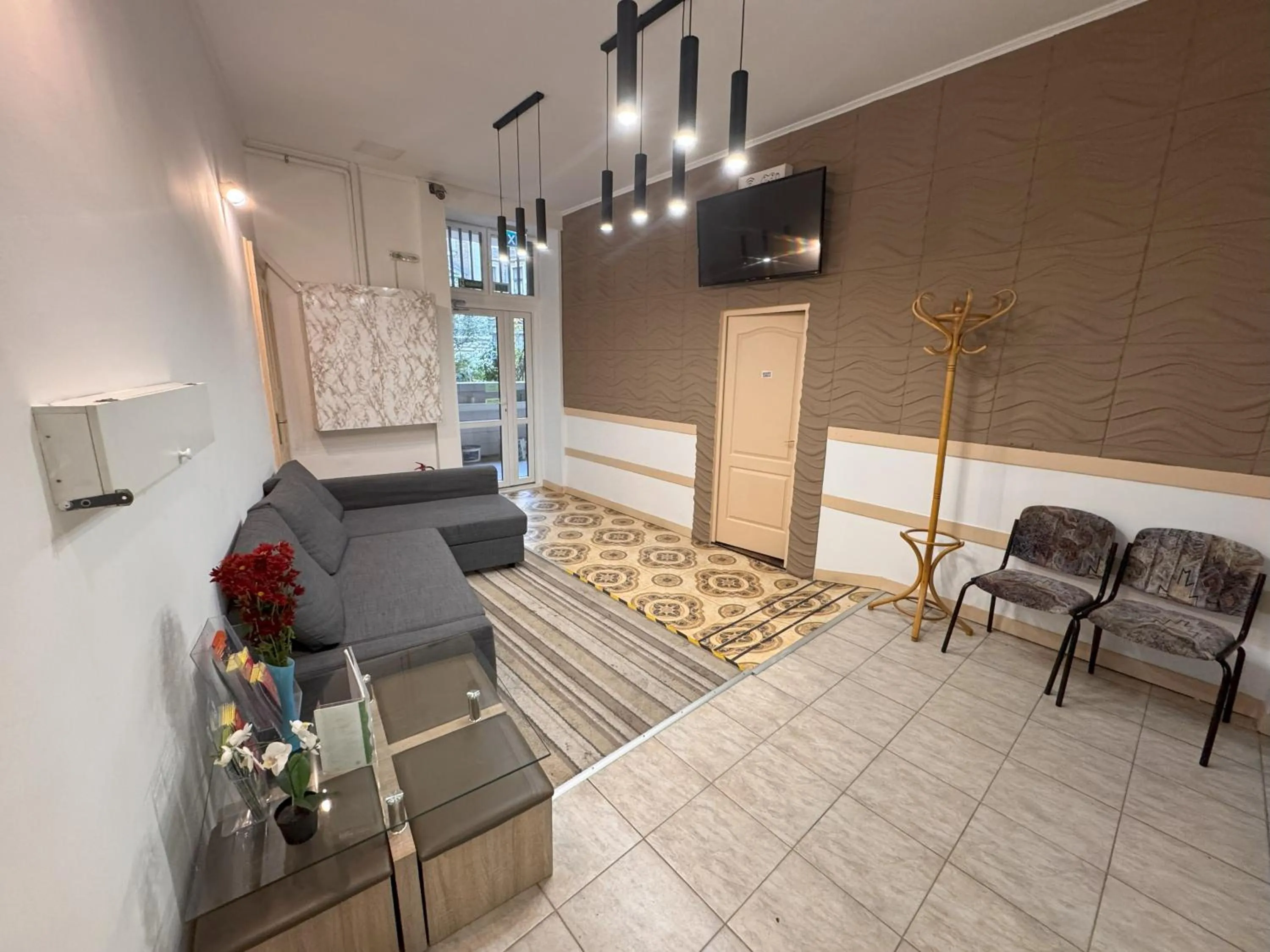 Lounge or bar in Omega Guesthouse Budapest