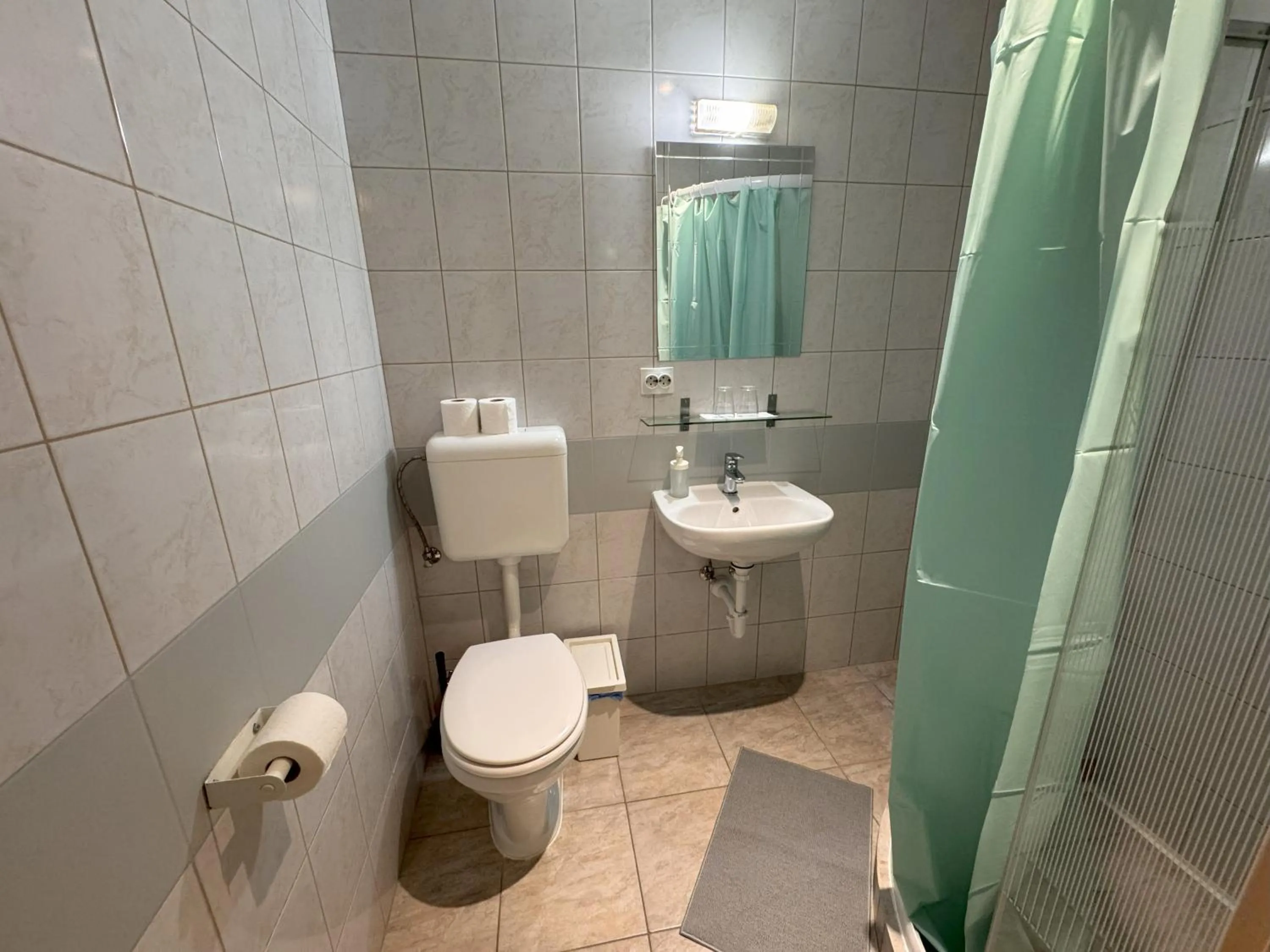 Bathroom in Omega Guesthouse Budapest