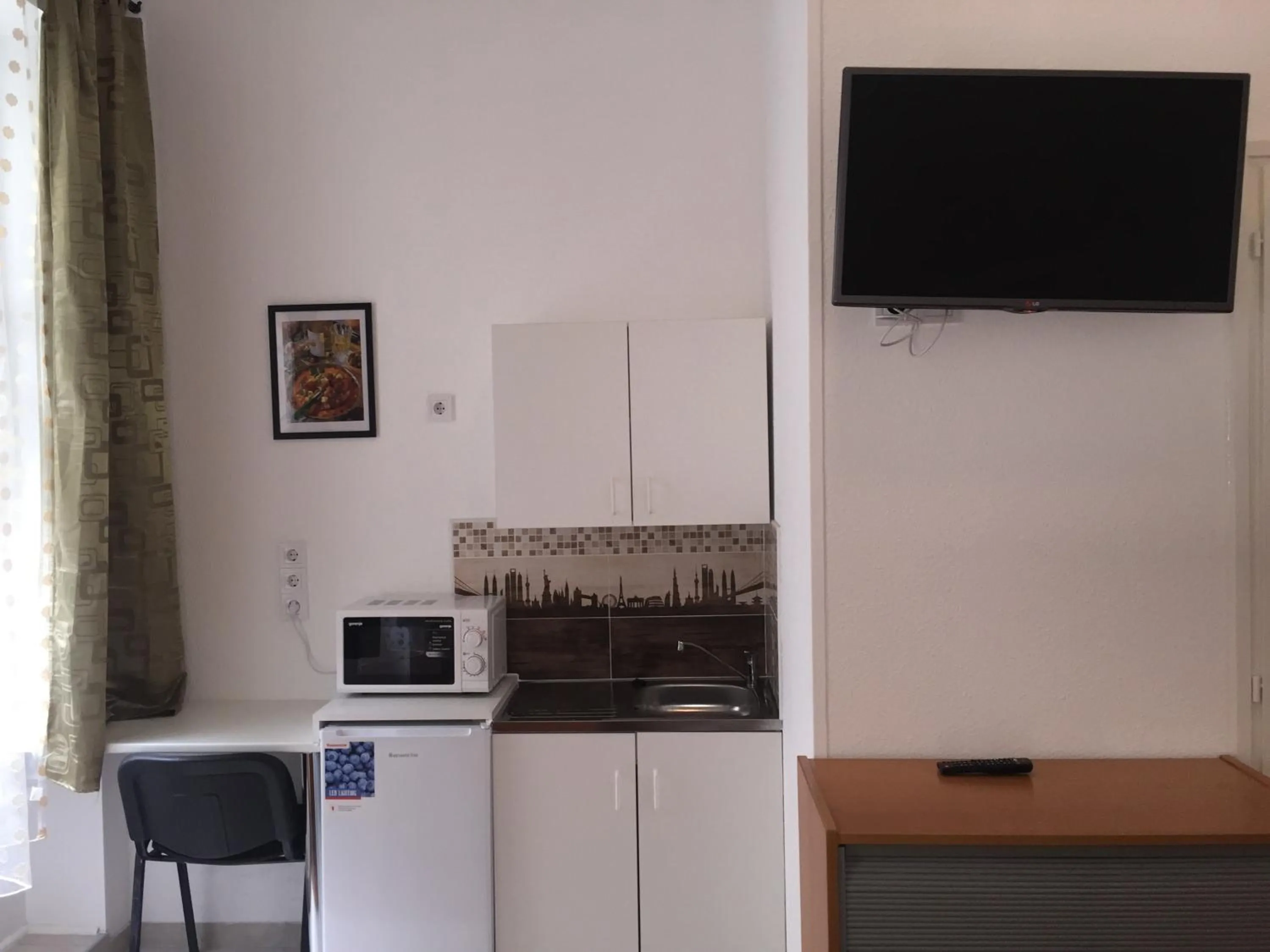 TV and multimedia in Omega Guesthouse Budapest