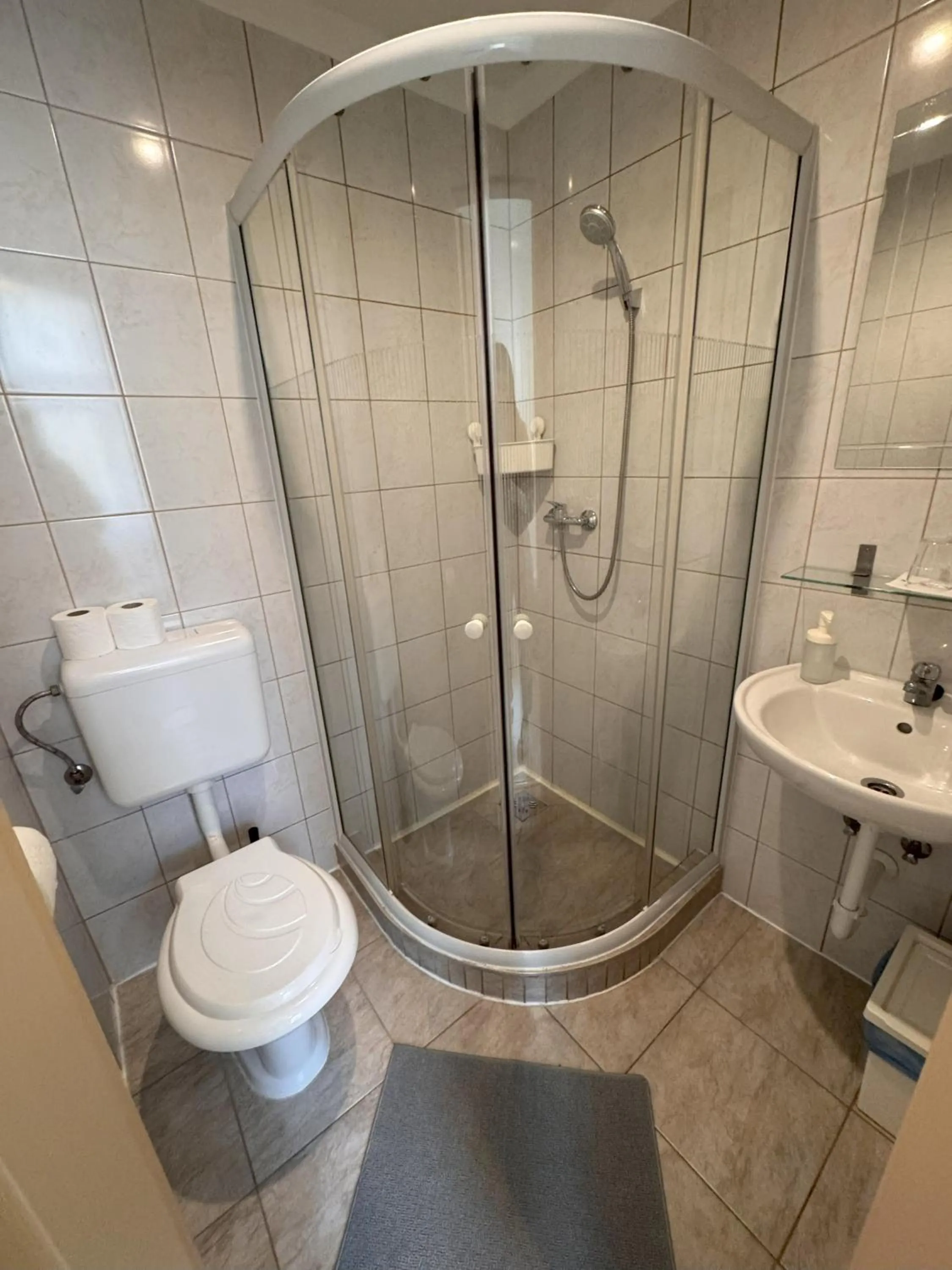 Bathroom in Omega Guesthouse Budapest