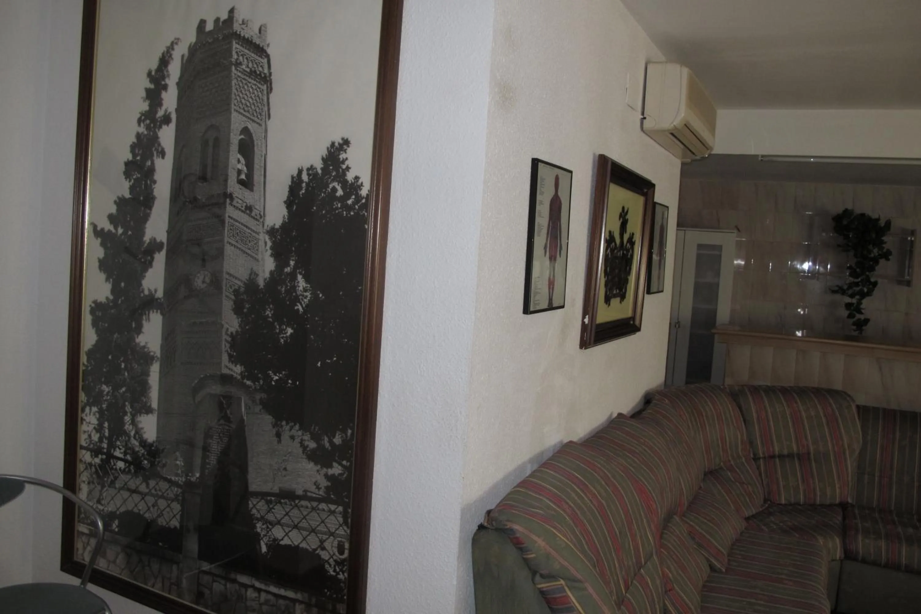 Communal lounge/ TV room in Hostal Casa Pepe