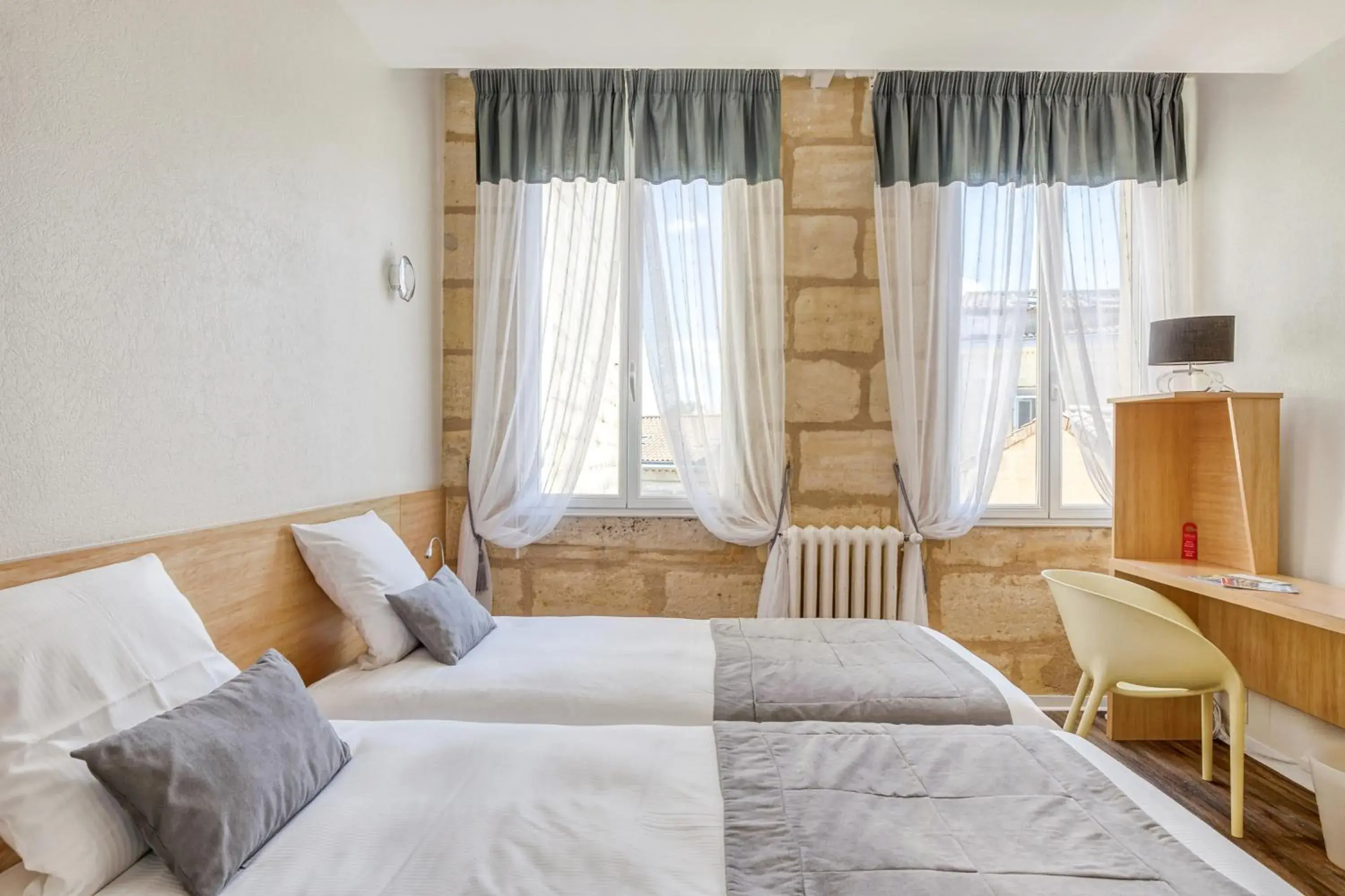 Twin Room - single occupancy in Hôtel des Voyageurs Centre Bastide Twin Room - single occupancy in Hôtel des Voyageurs Centre Bastide