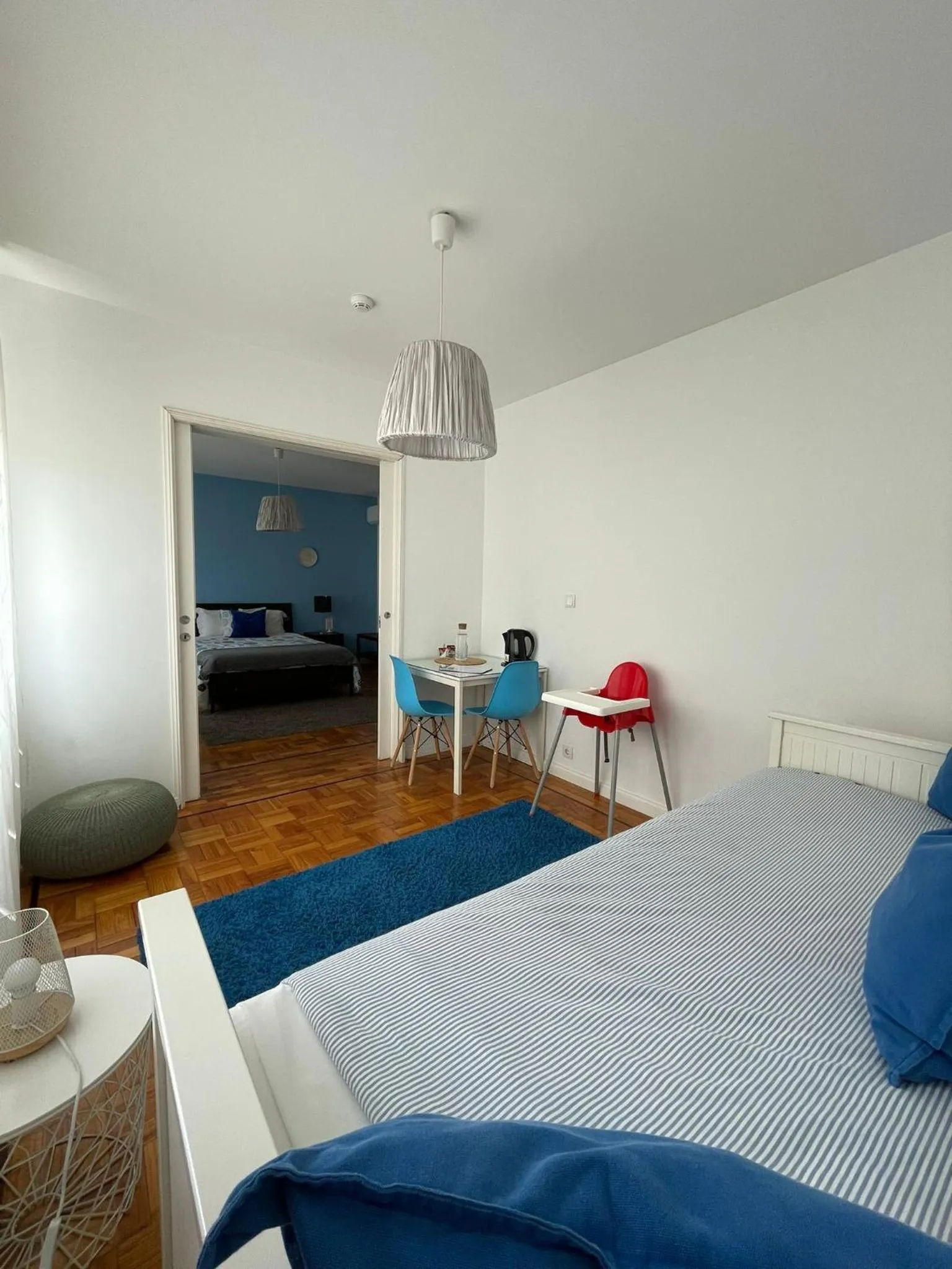 Bedroom, Bed in 100 Contos