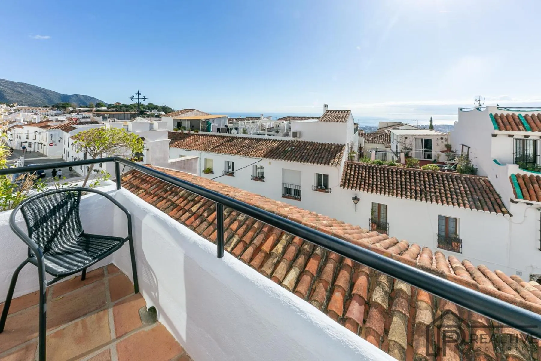 Day in La Casa de la Iglesia