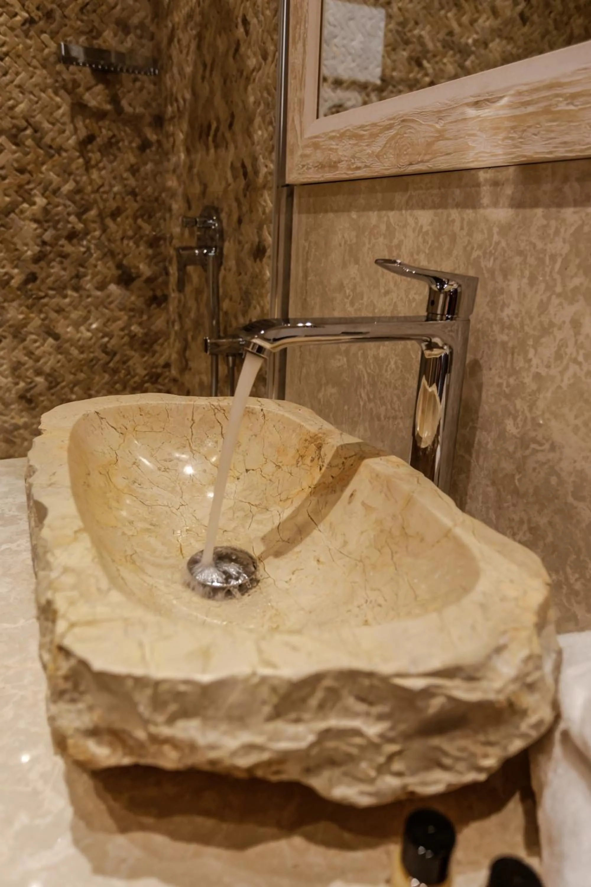 Toilet in Boutique Hotel Casa del Mare-Pietra