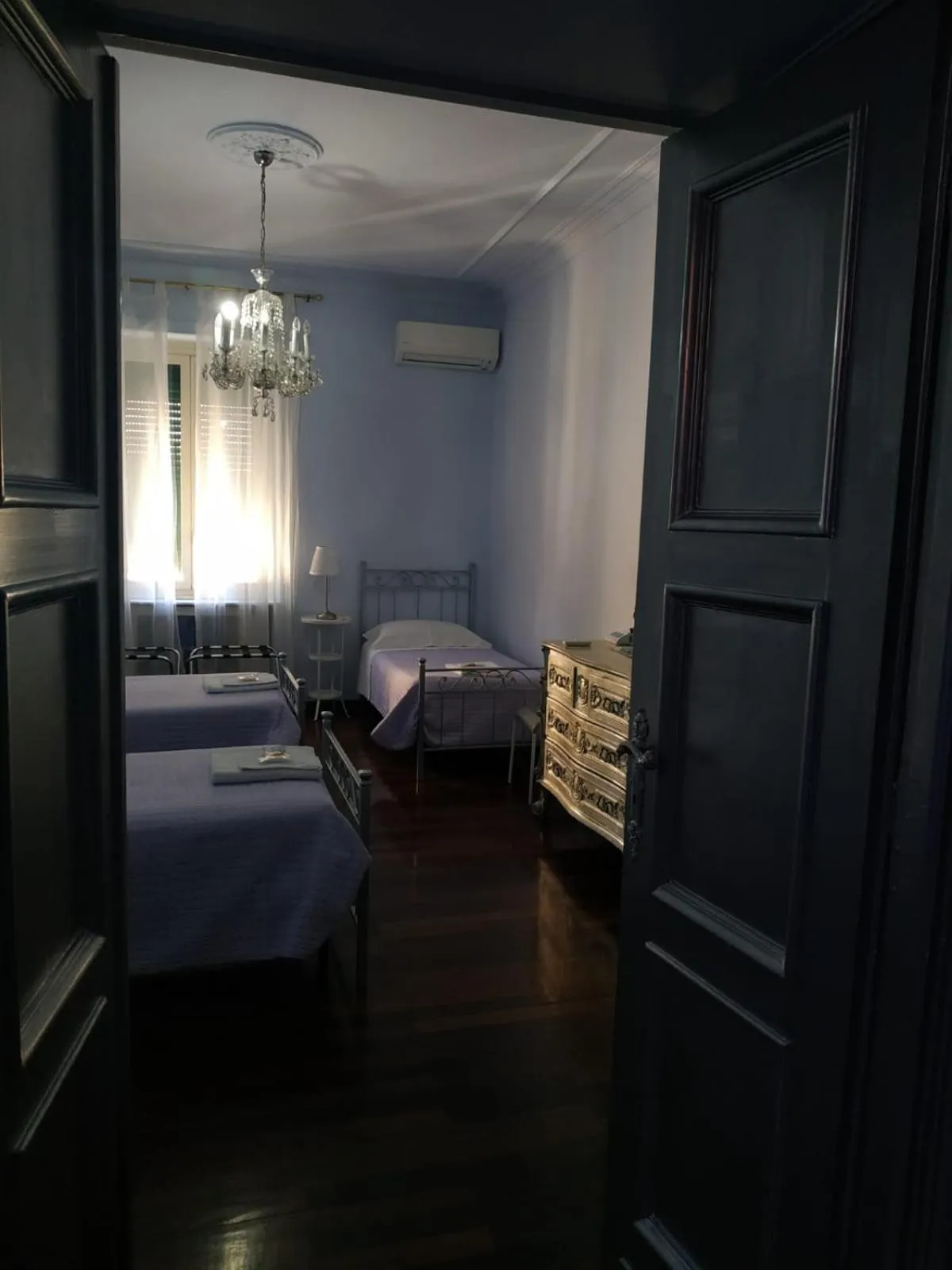 Bedroom, Bed in Around The Corner Colosseo B&B