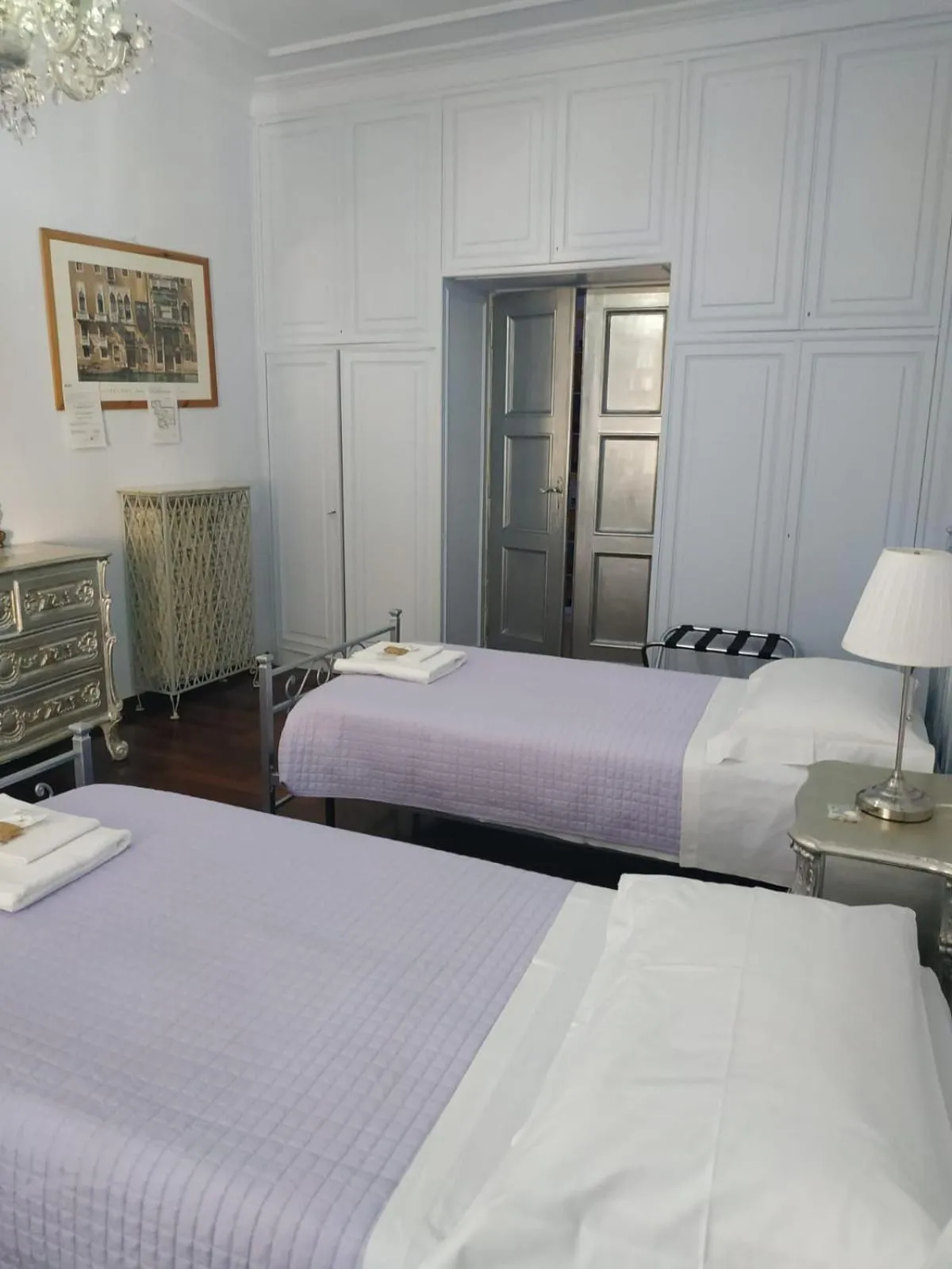 Bedroom, Bed in Around The Corner Colosseo B&B