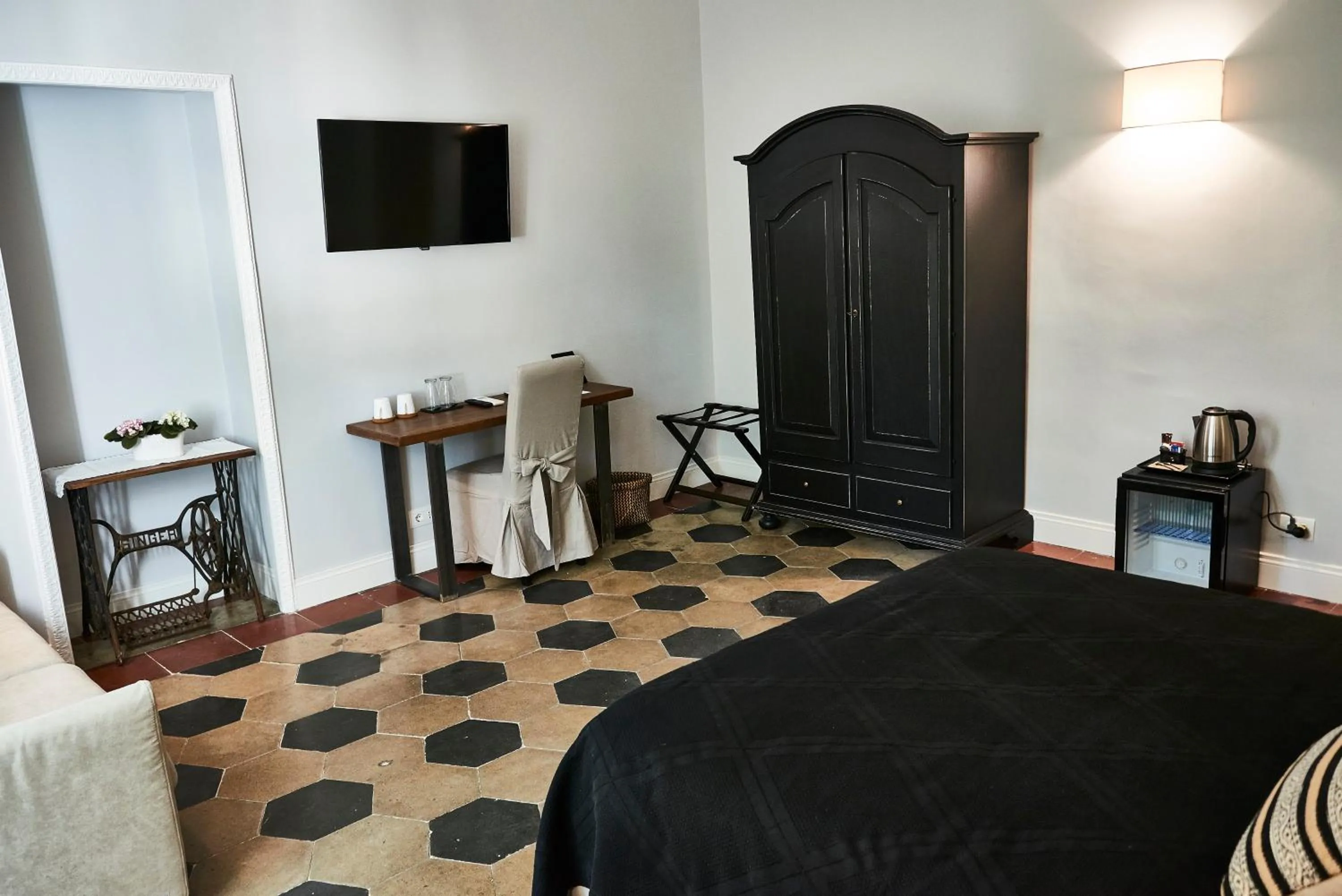 Bedroom, Bed in Ale & Niki's Home