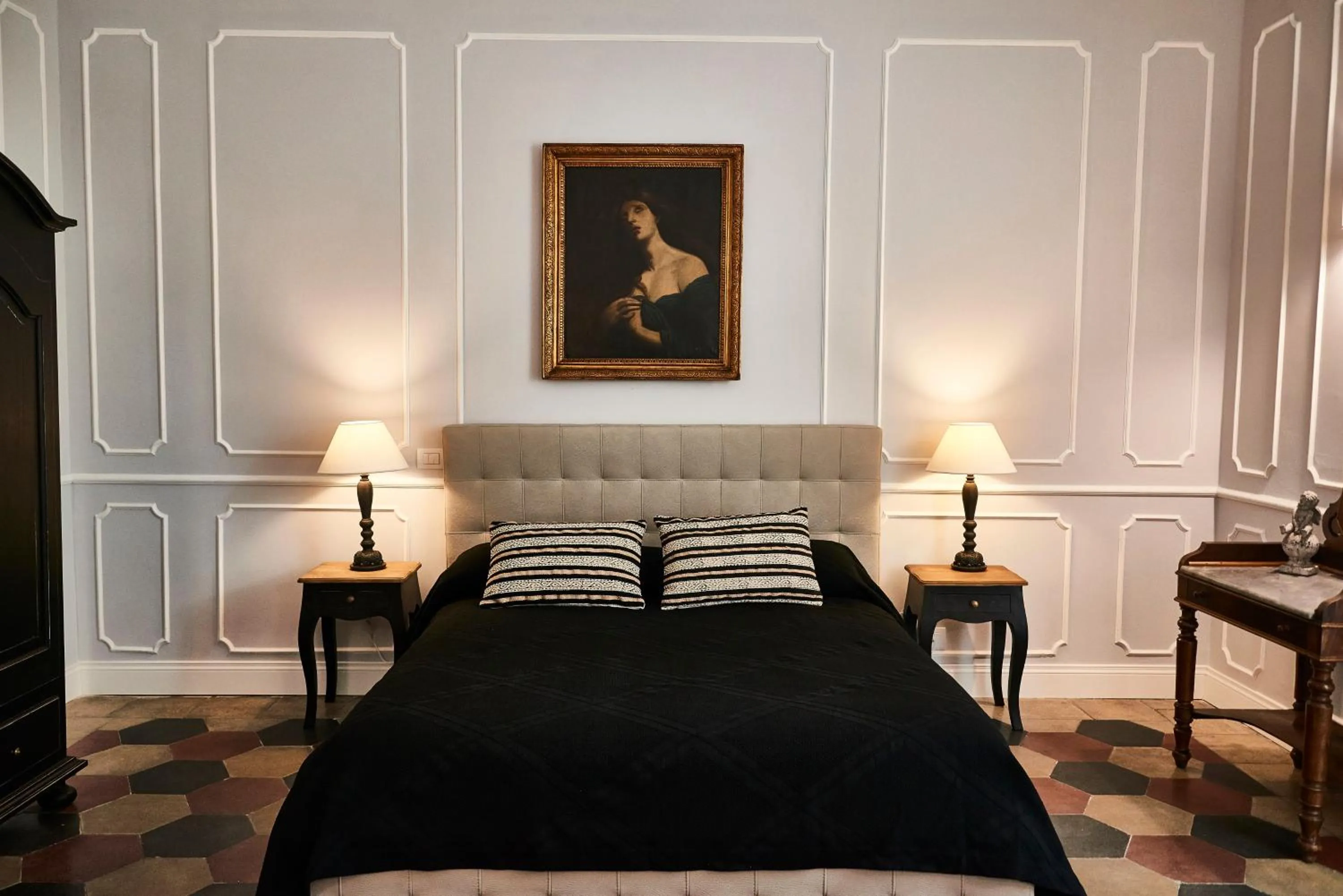 Photo of the whole room, Bed in Ale & Niki's Home