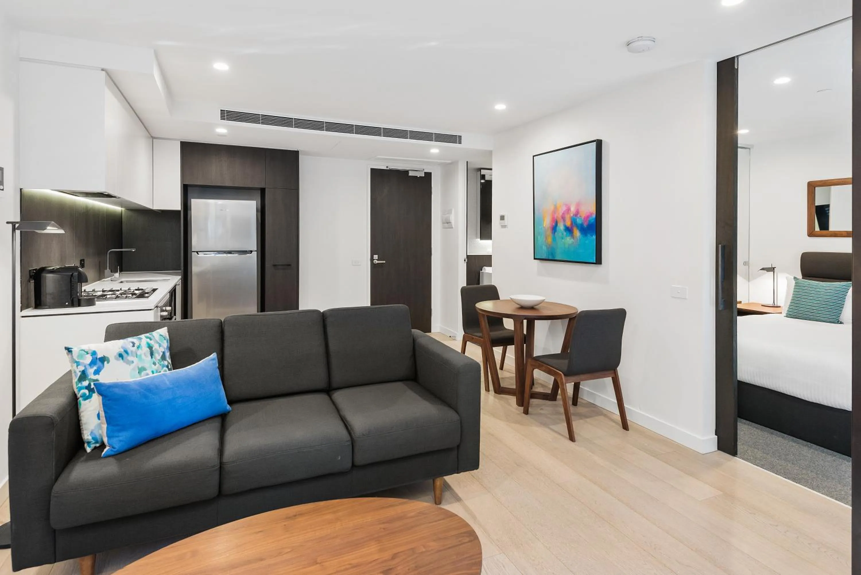 Kitchen or kitchenette, Bed in District South Yarra