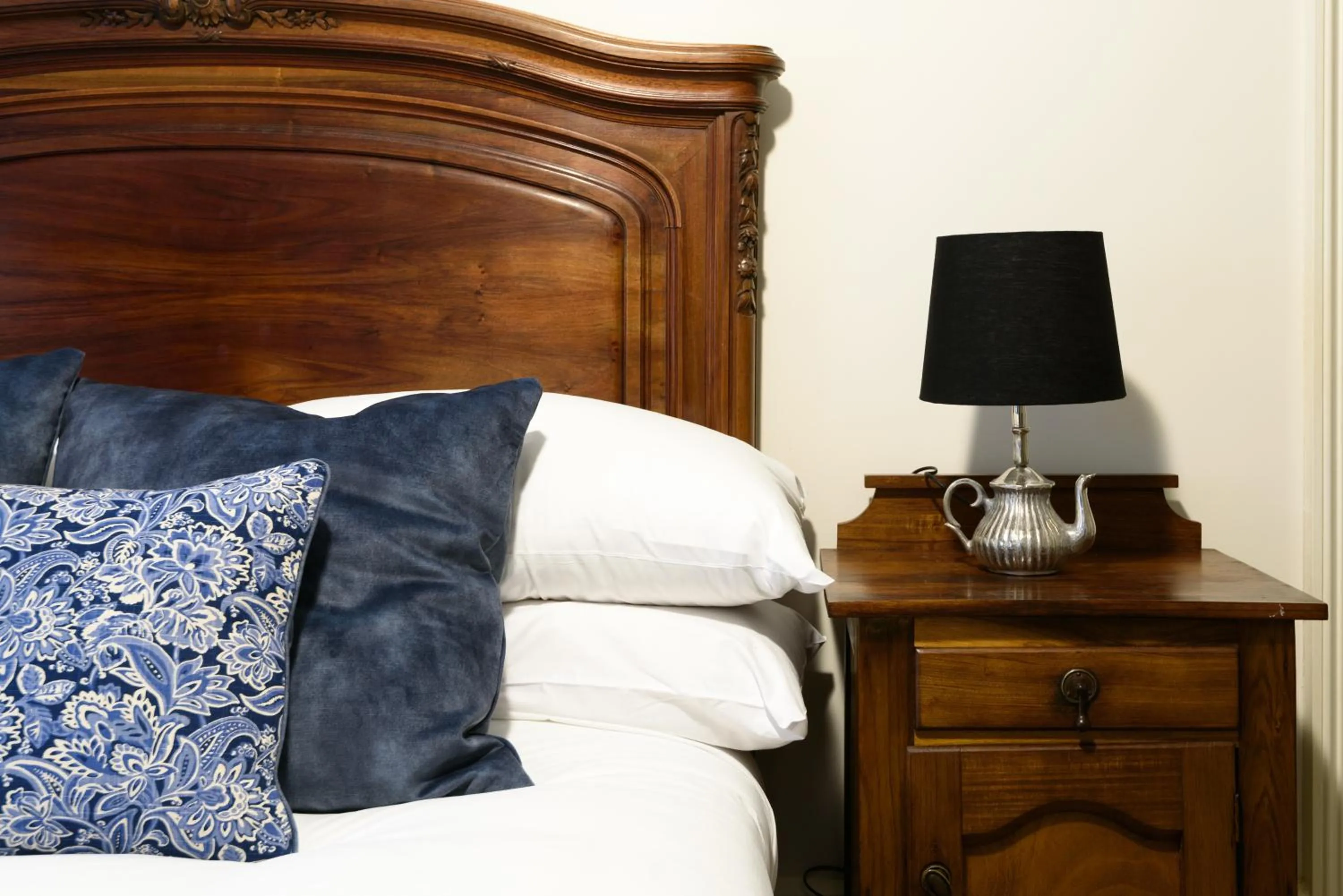 Bed in Albert Hotel Daylesford