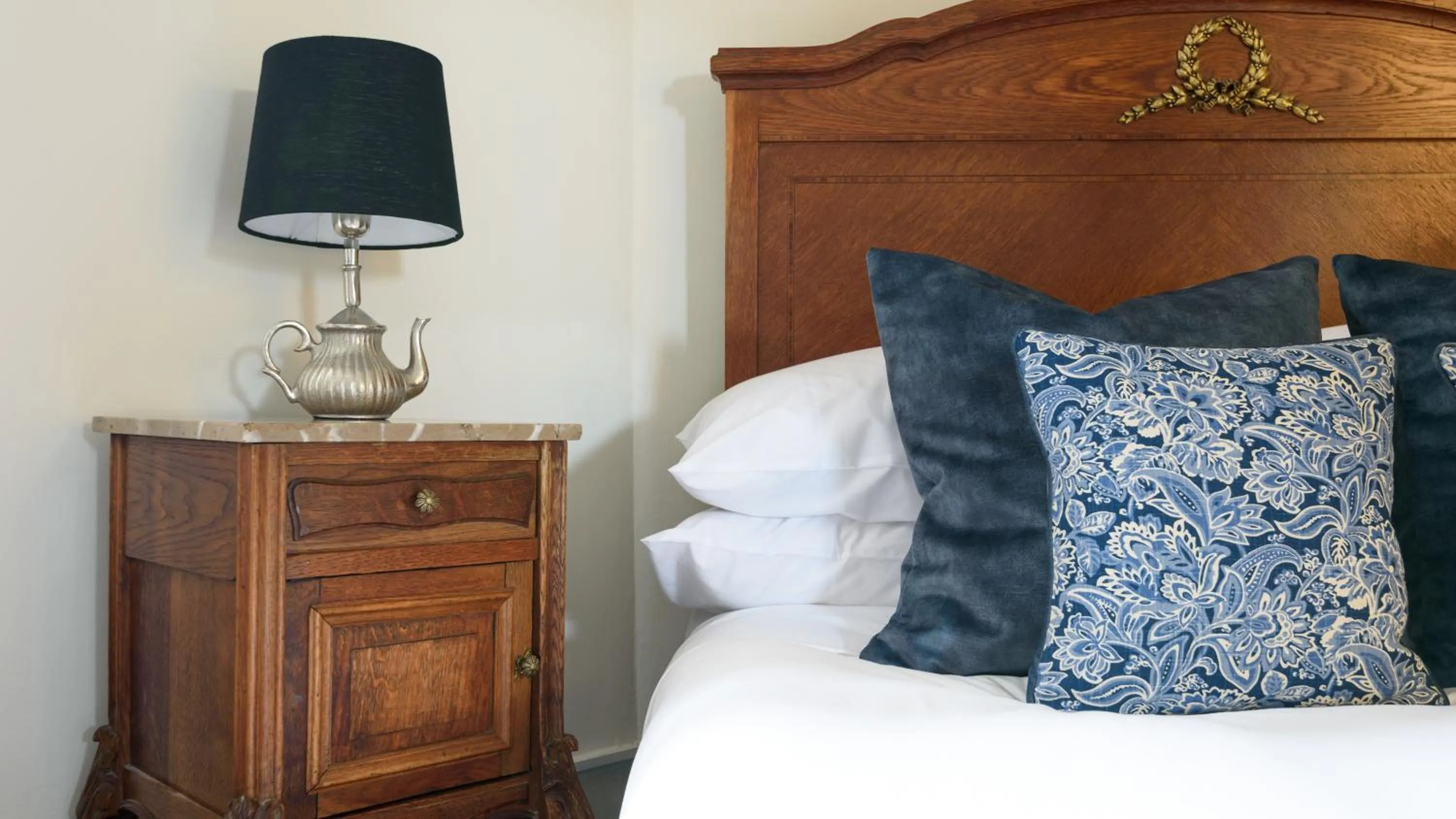 Bed in Albert Hotel Daylesford