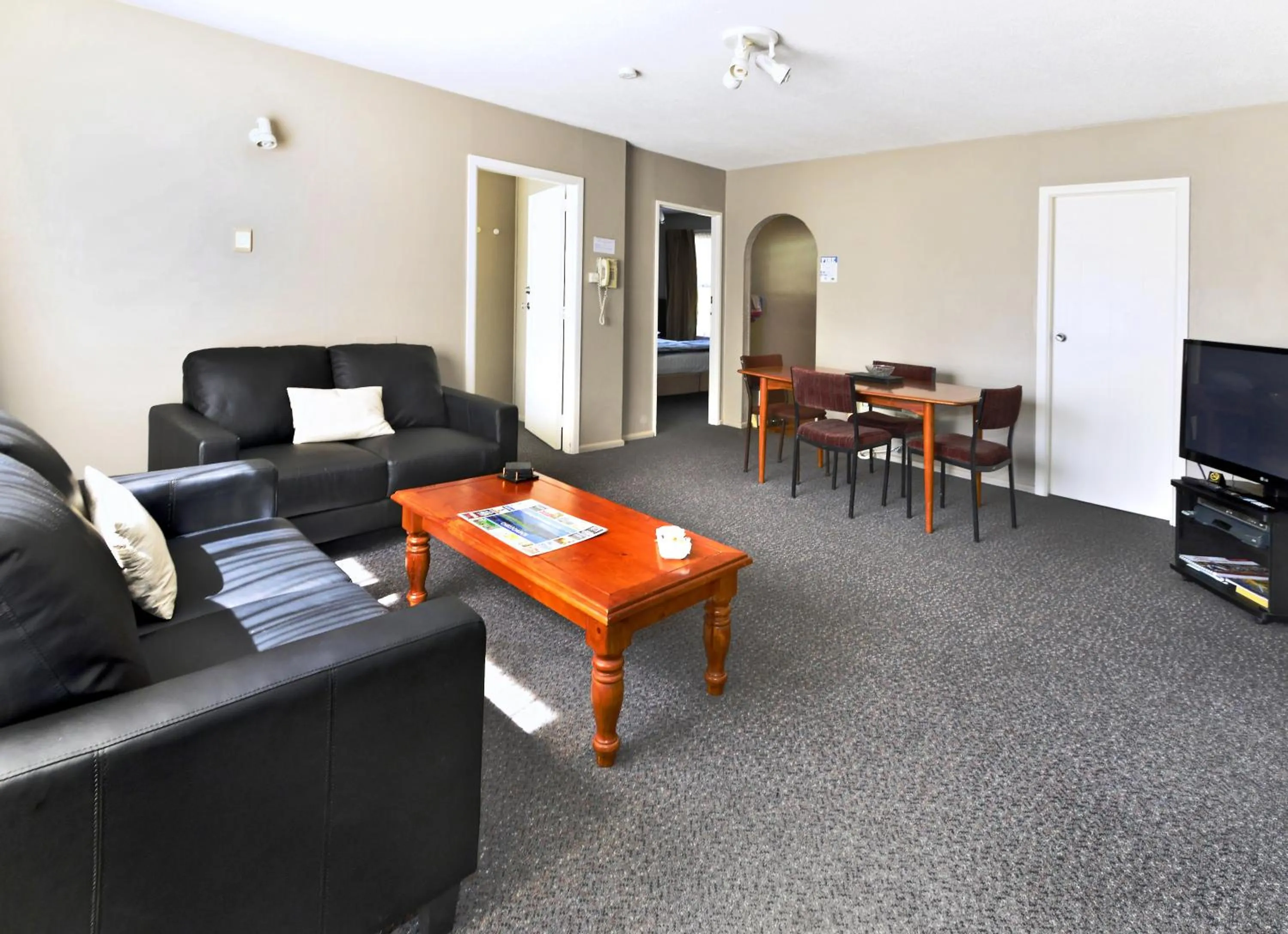 Living room in Classique Lodge Motel