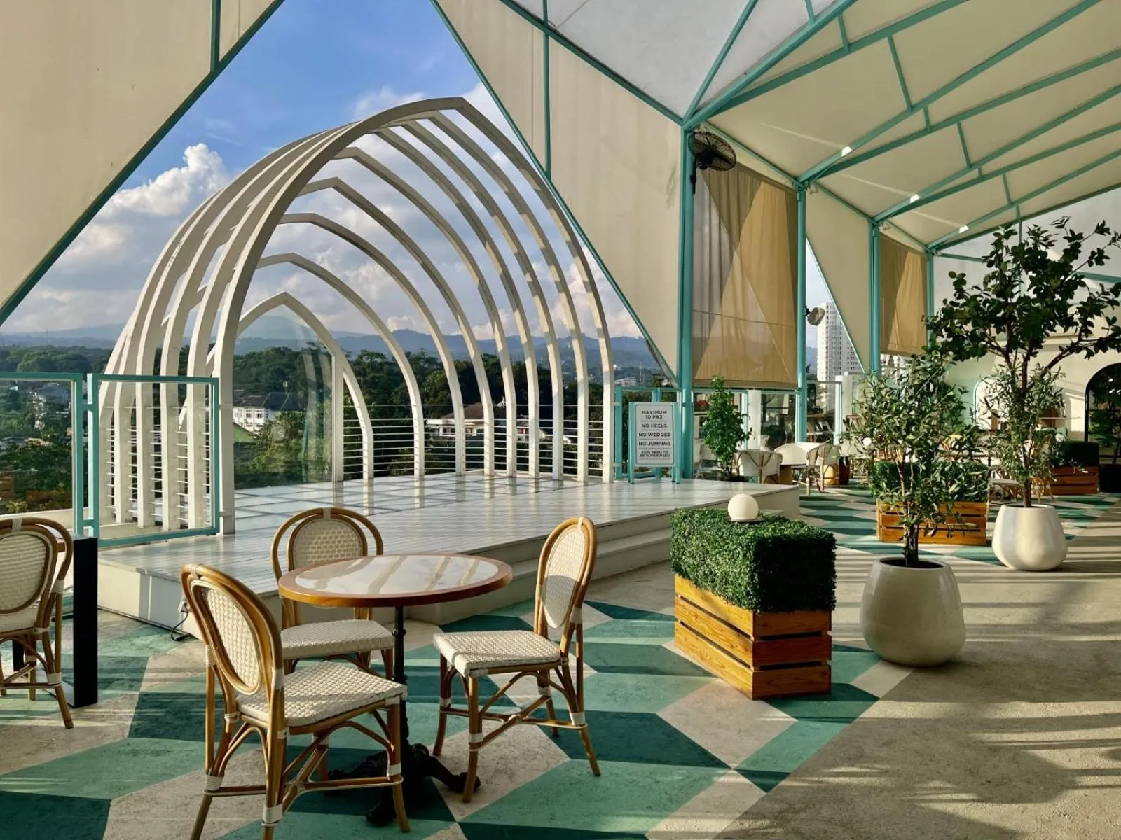 Lounge or bar in Hemangini Hotel Bandung