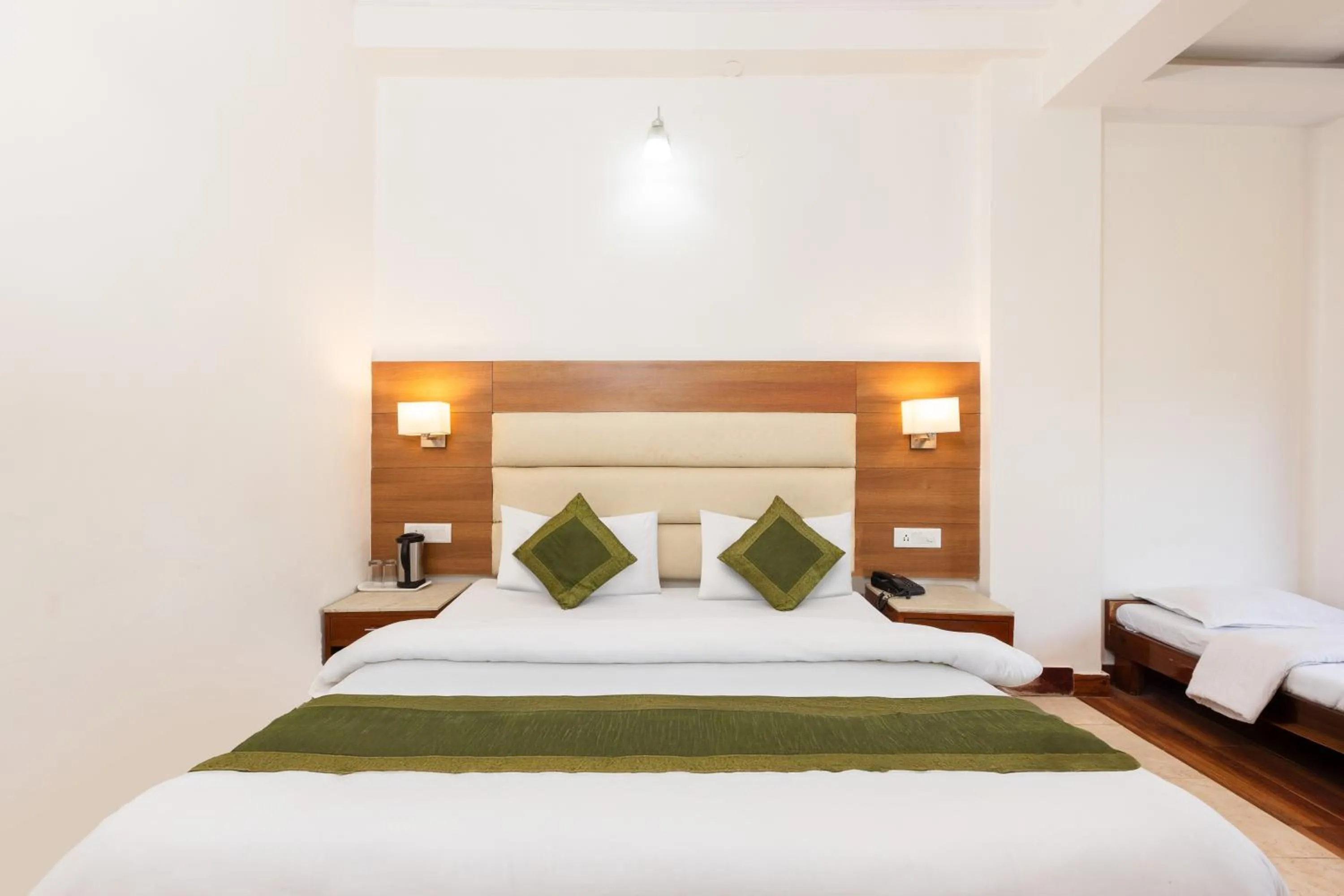 Balcony/Terrace, Bed in Riverside Resorts