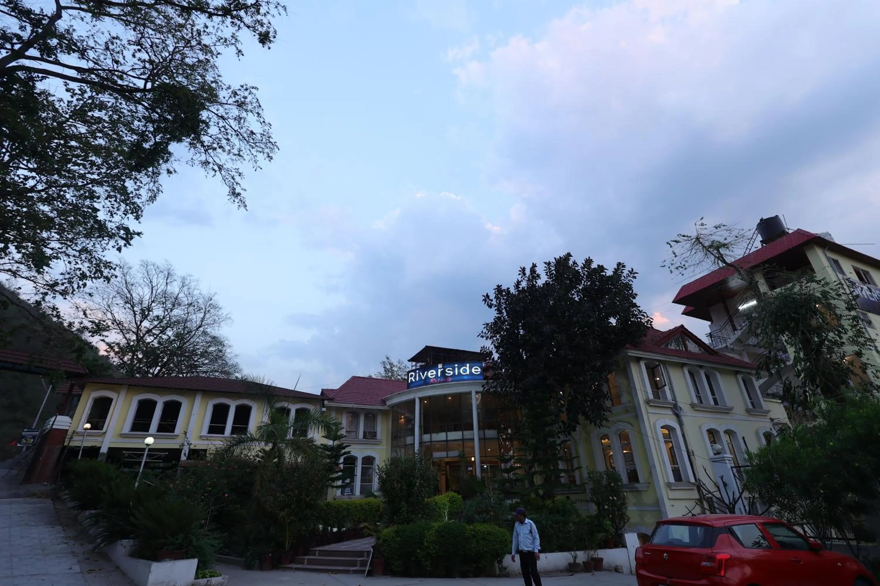 Facade/entrance in Riverside Resorts