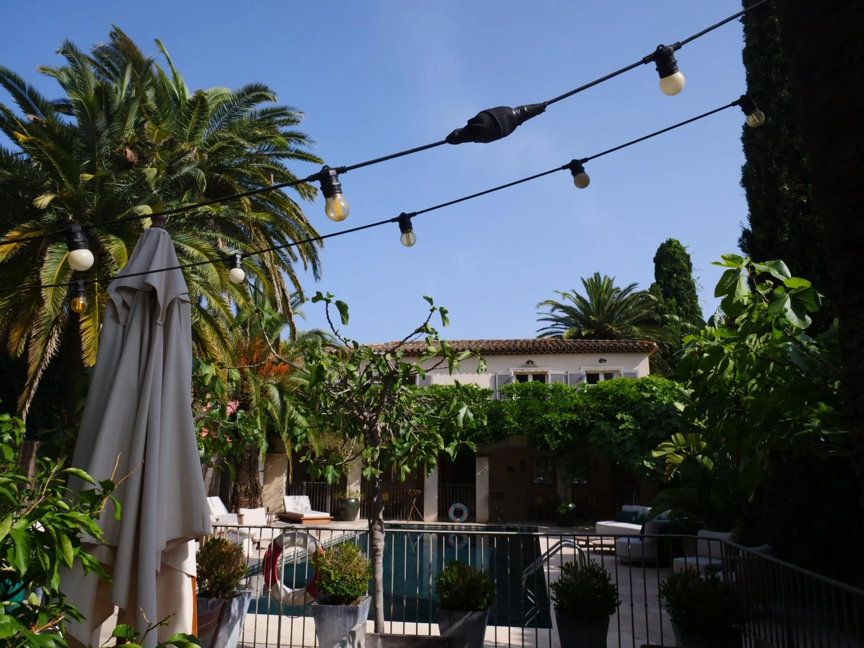 Patio in Pastis Hotel Saint-Tropez