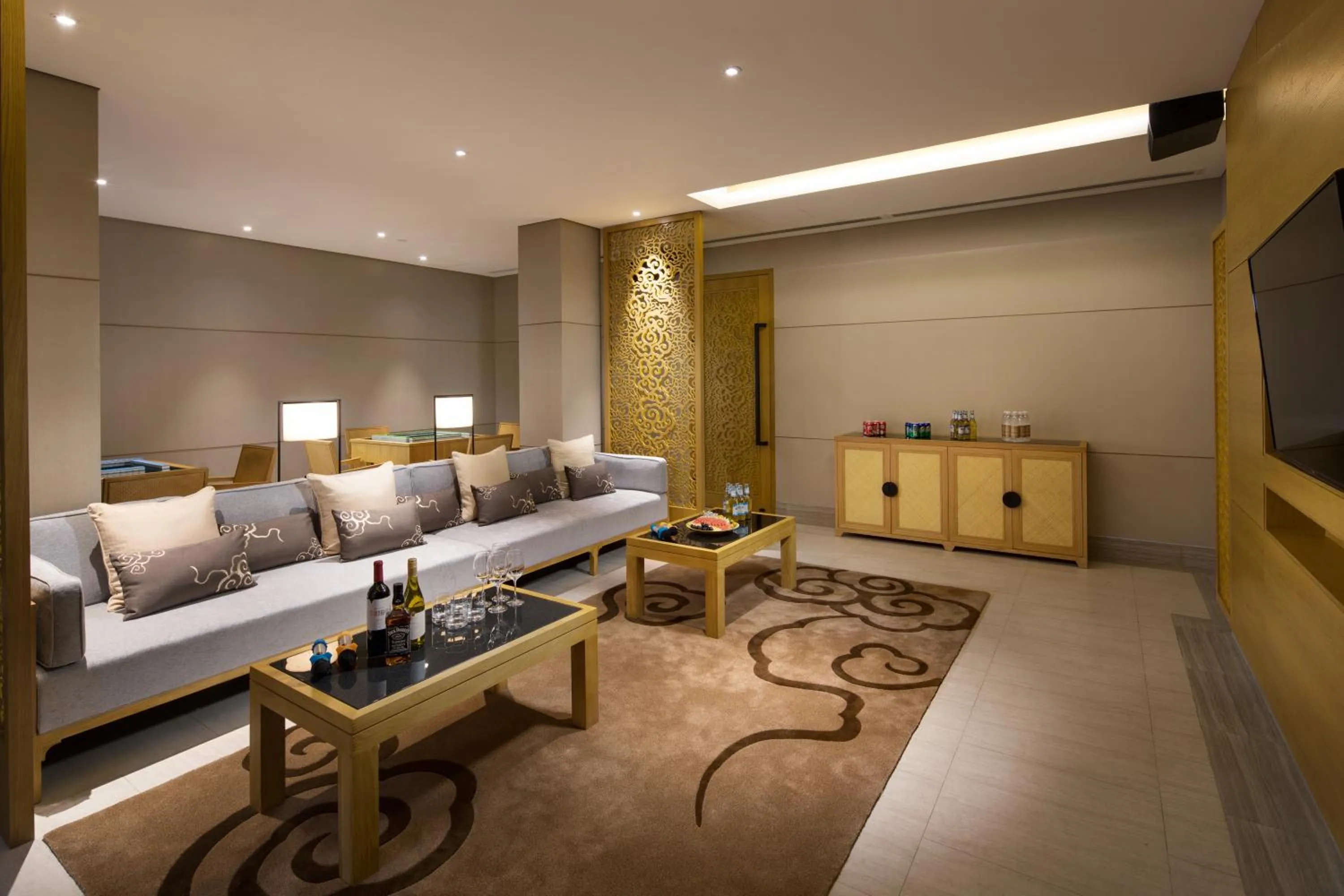 Karaoke in Banyan Tree Huangshan