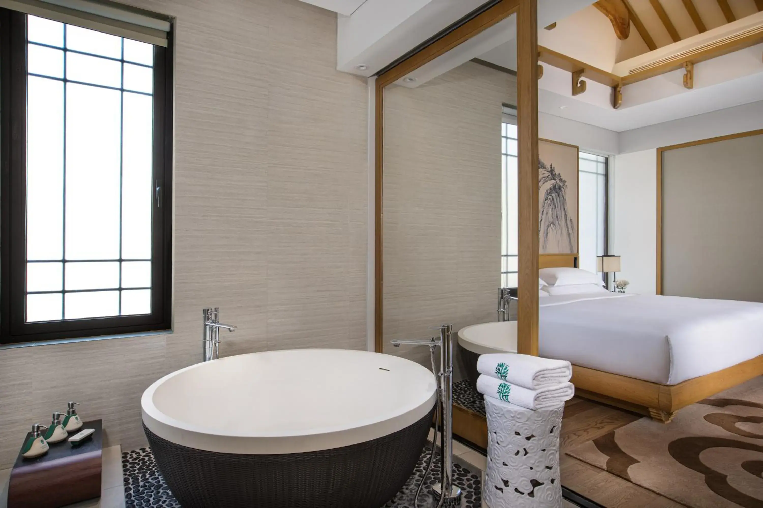 Luruan Suite-King Bed- Include 2 Breakfast(Travel Photography, Welcome Fruits and Turndown Service) in Banyan Tree Huangshan Luruan Suite-King Bed- Include 2 Breakfast(Travel Photography, Welcome Fruits and Turndown Service) in Banyan Tree Huangshan
