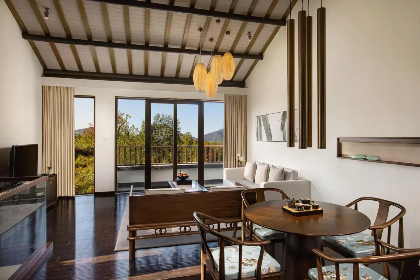 Hongcun Wellbeing Townhouse(Travel Photography, Welcome Fruits and Turndown Service) in Banyan Tree Huangshan Hongcun Wellbeing Townhouse(Travel Photography, Welcome Fruits and Turndown Service) in Banyan Tree Huangshan