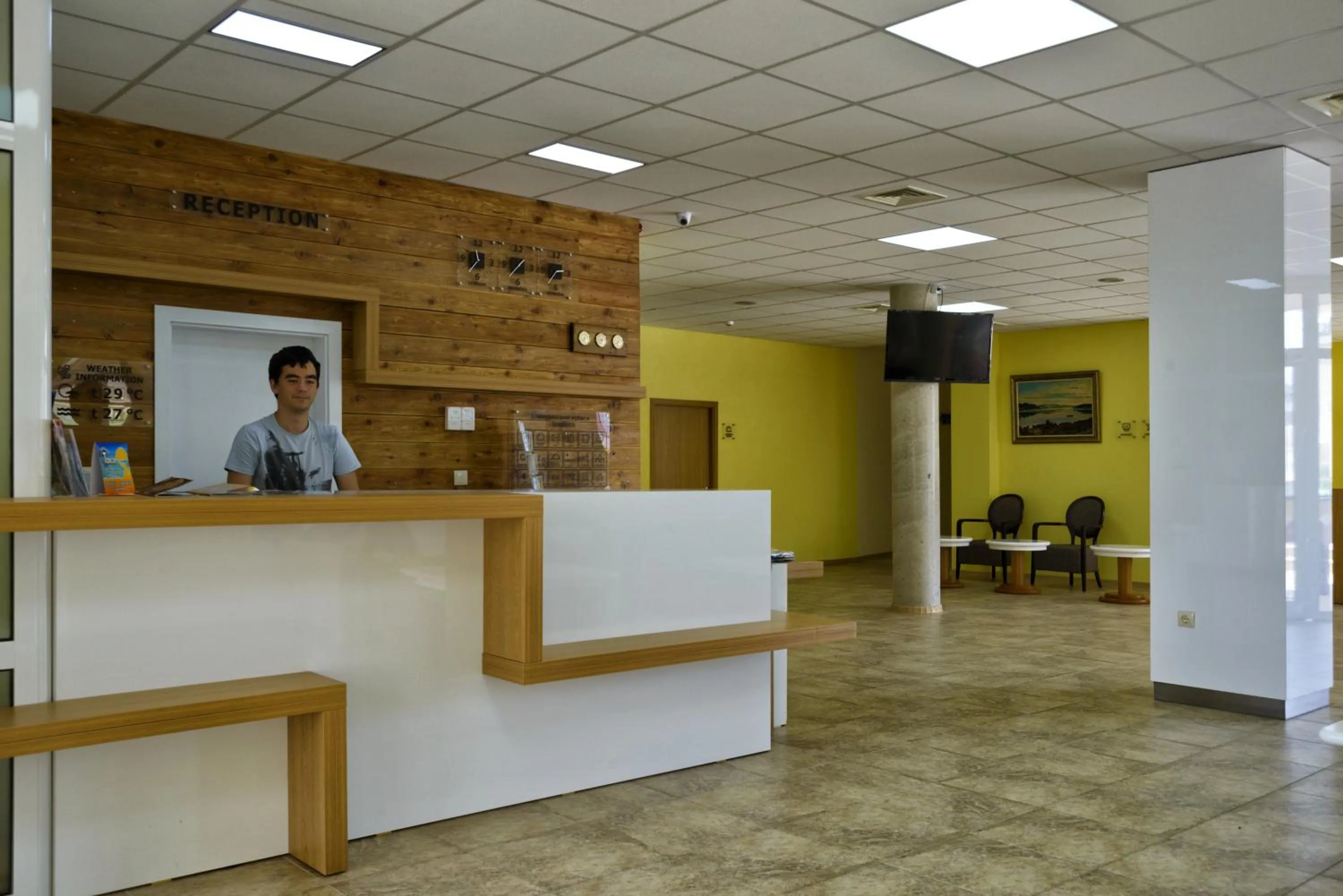 Facade/entrance in Hotel Belle View