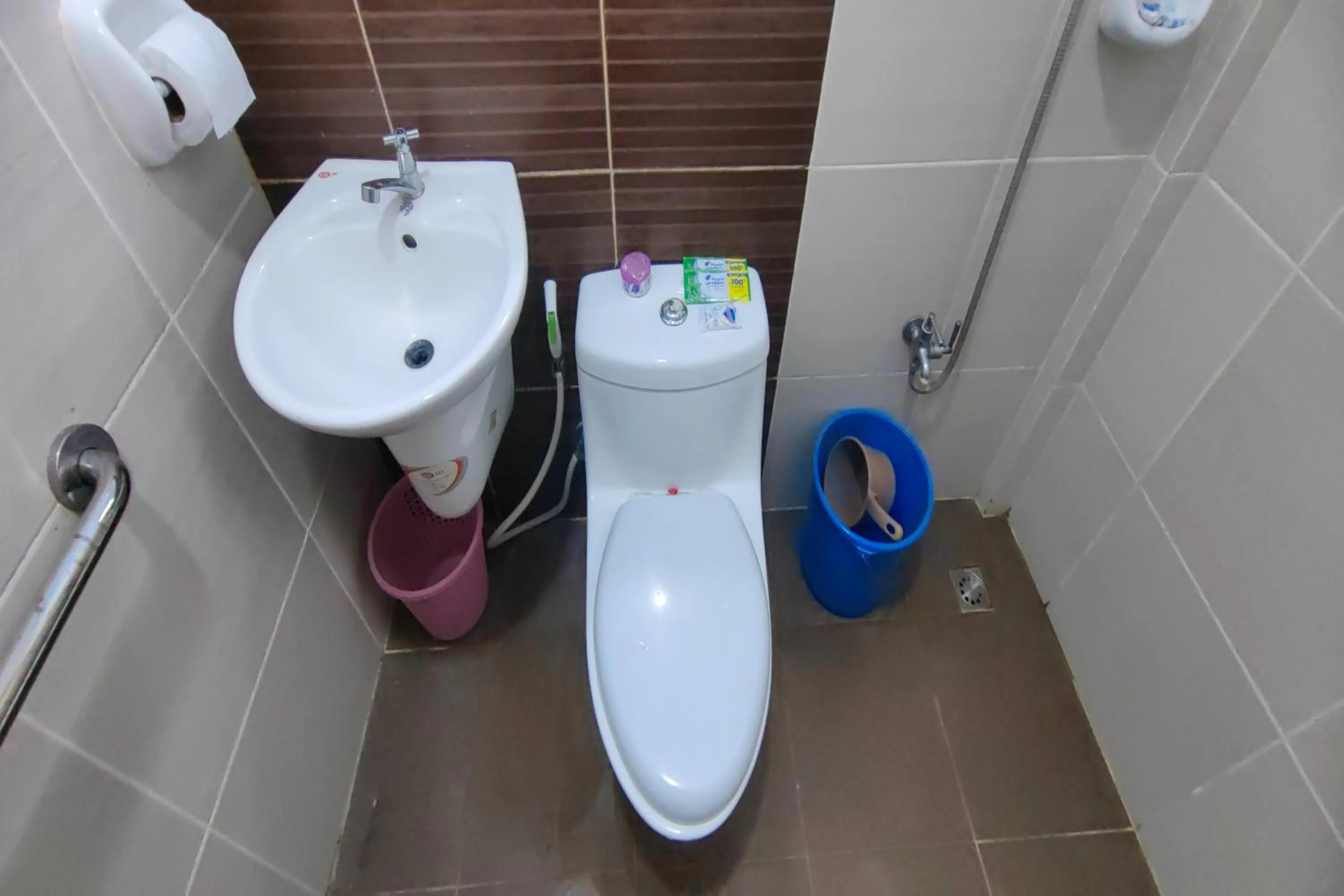 Bathroom in Kamalay Pension House