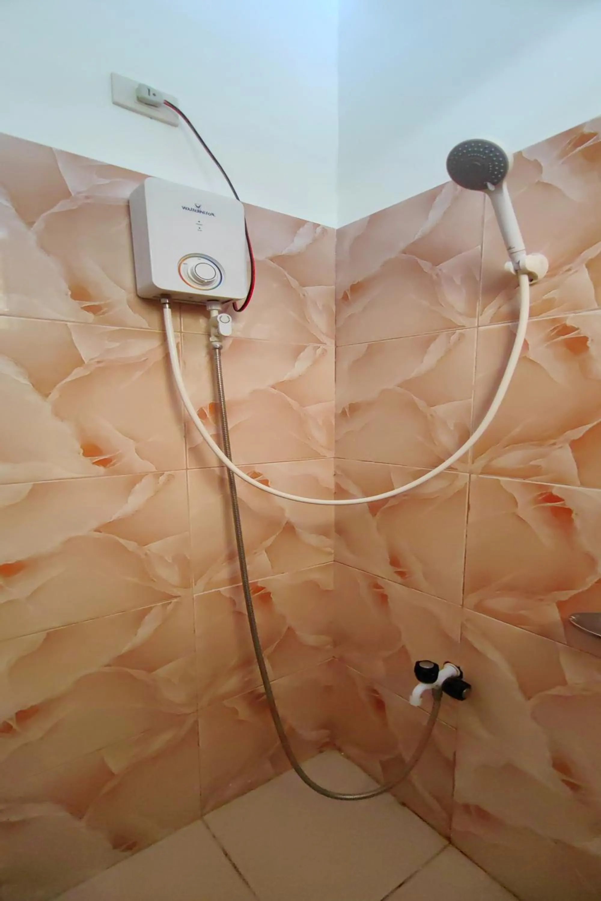 Shower in Kamalay Pension House