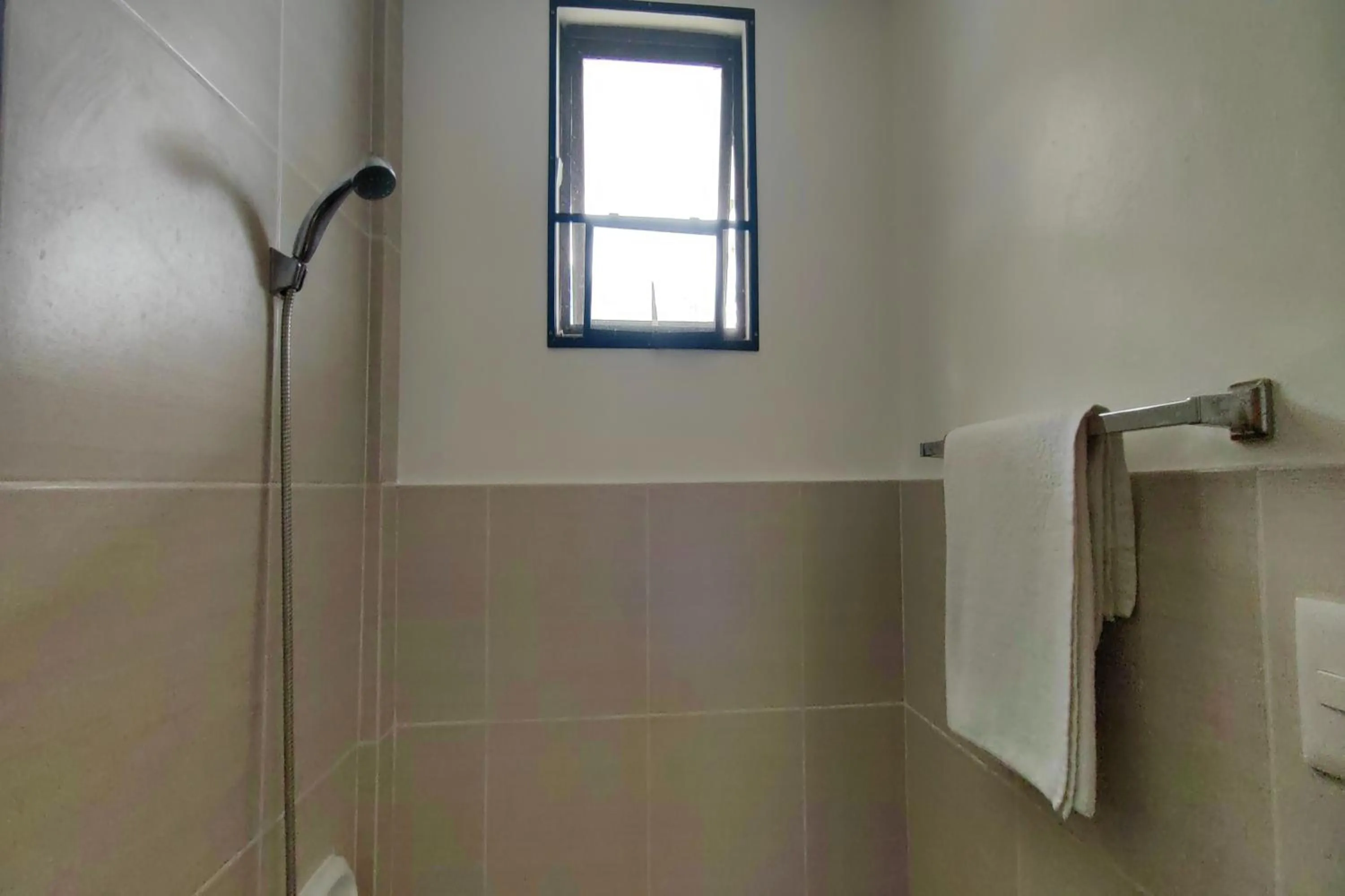 Shower in Kamalay Pension House