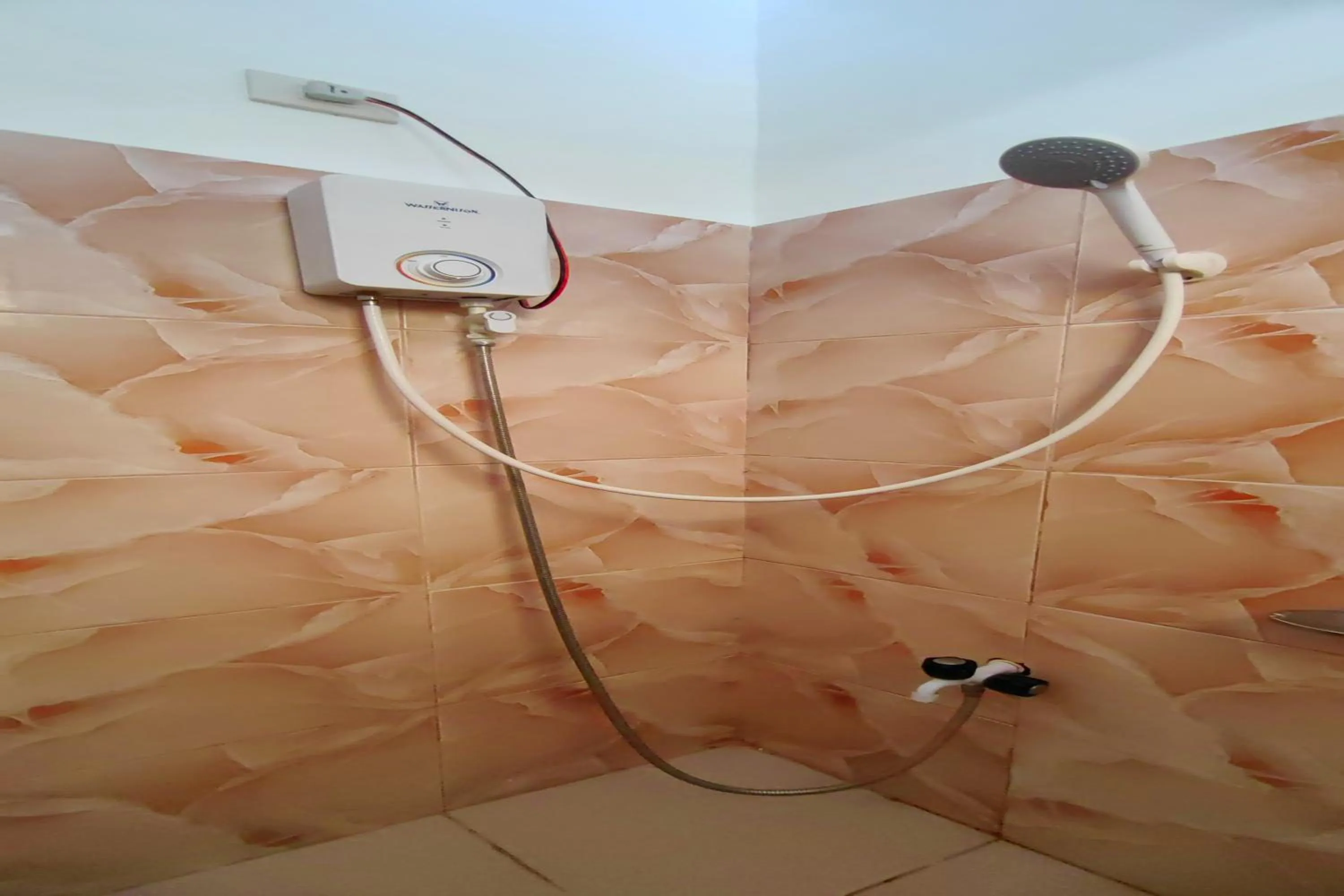 Shower in Kamalay Pension House