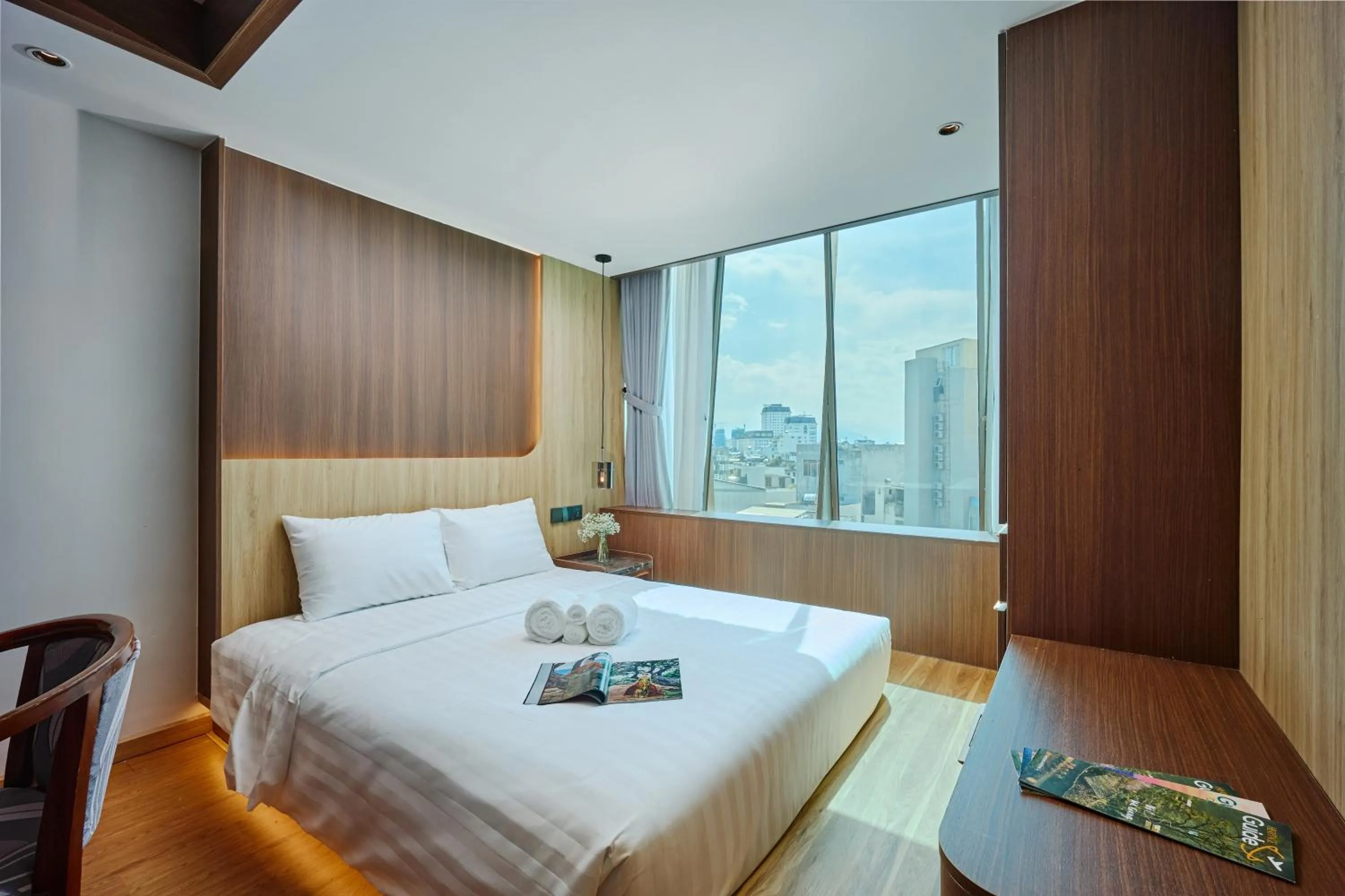 Bedroom, Bed in Elite Luxury Hotel