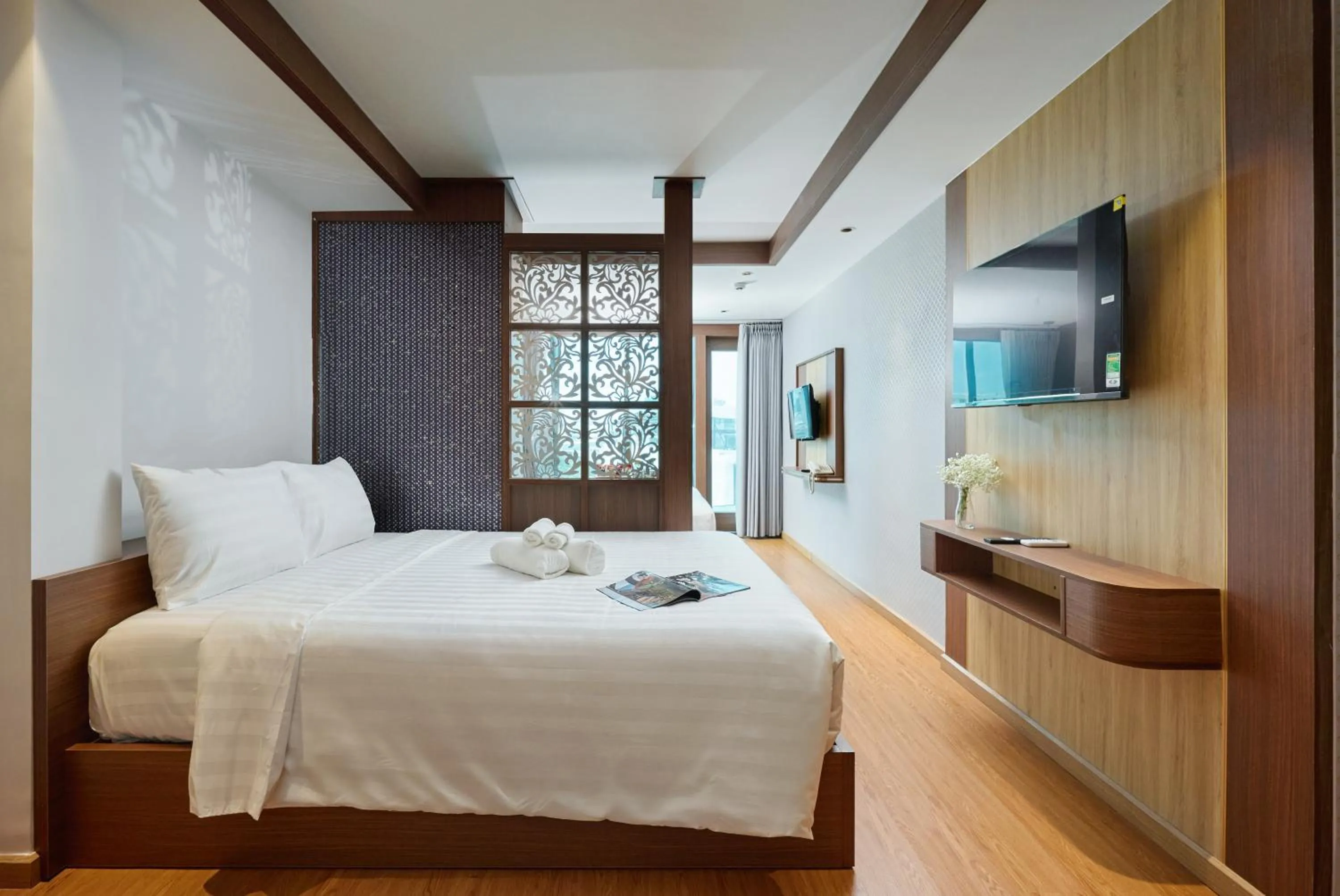 Bedroom, Bed in Elite Luxury Hotel