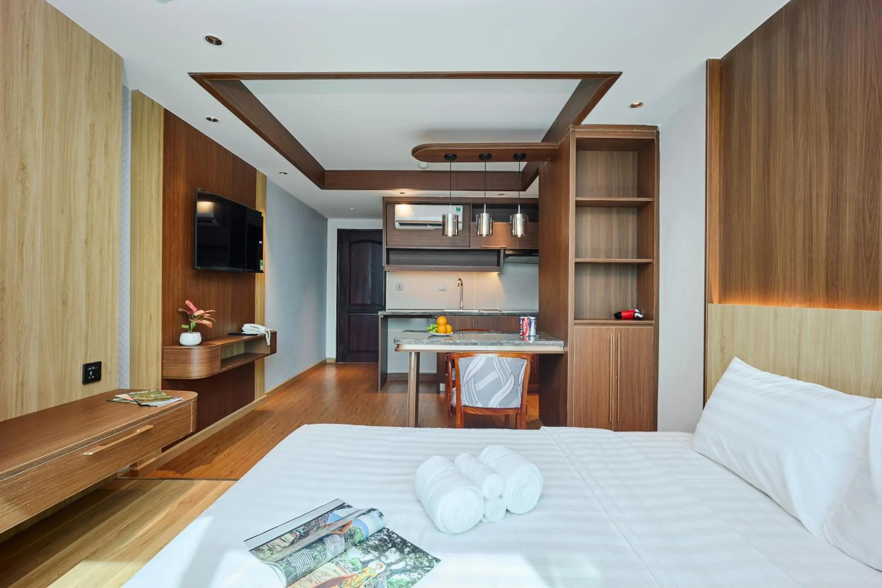 Bedroom, Bed in Elite Luxury Hotel