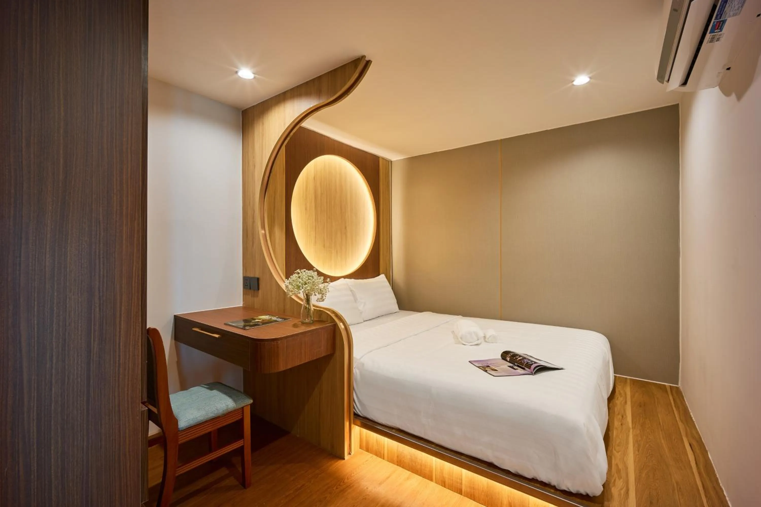 Bed in Elite Luxury Hotel